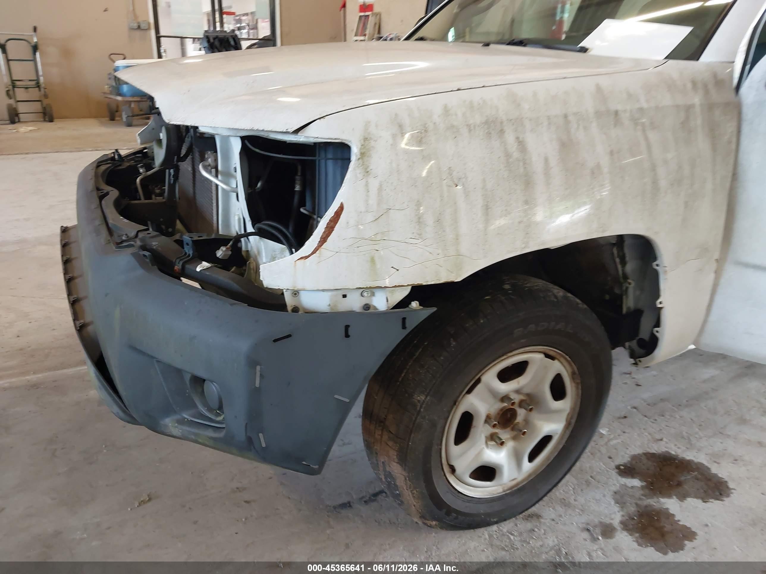 2013 Toyota Tacoma   White vin: 5TFTX4CN4DX028419
