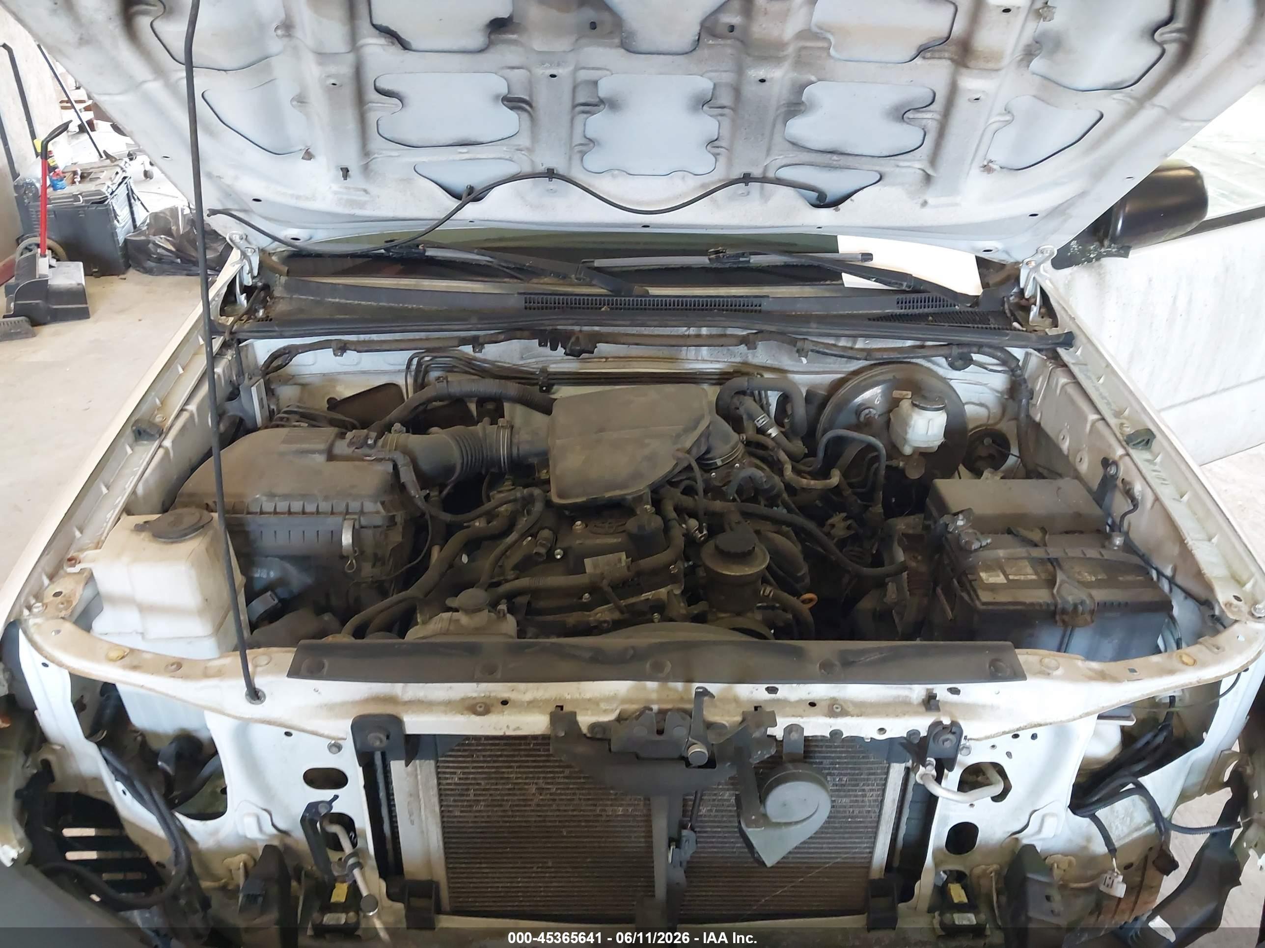 2013 Toyota Tacoma   White vin: 5TFTX4CN4DX028419
