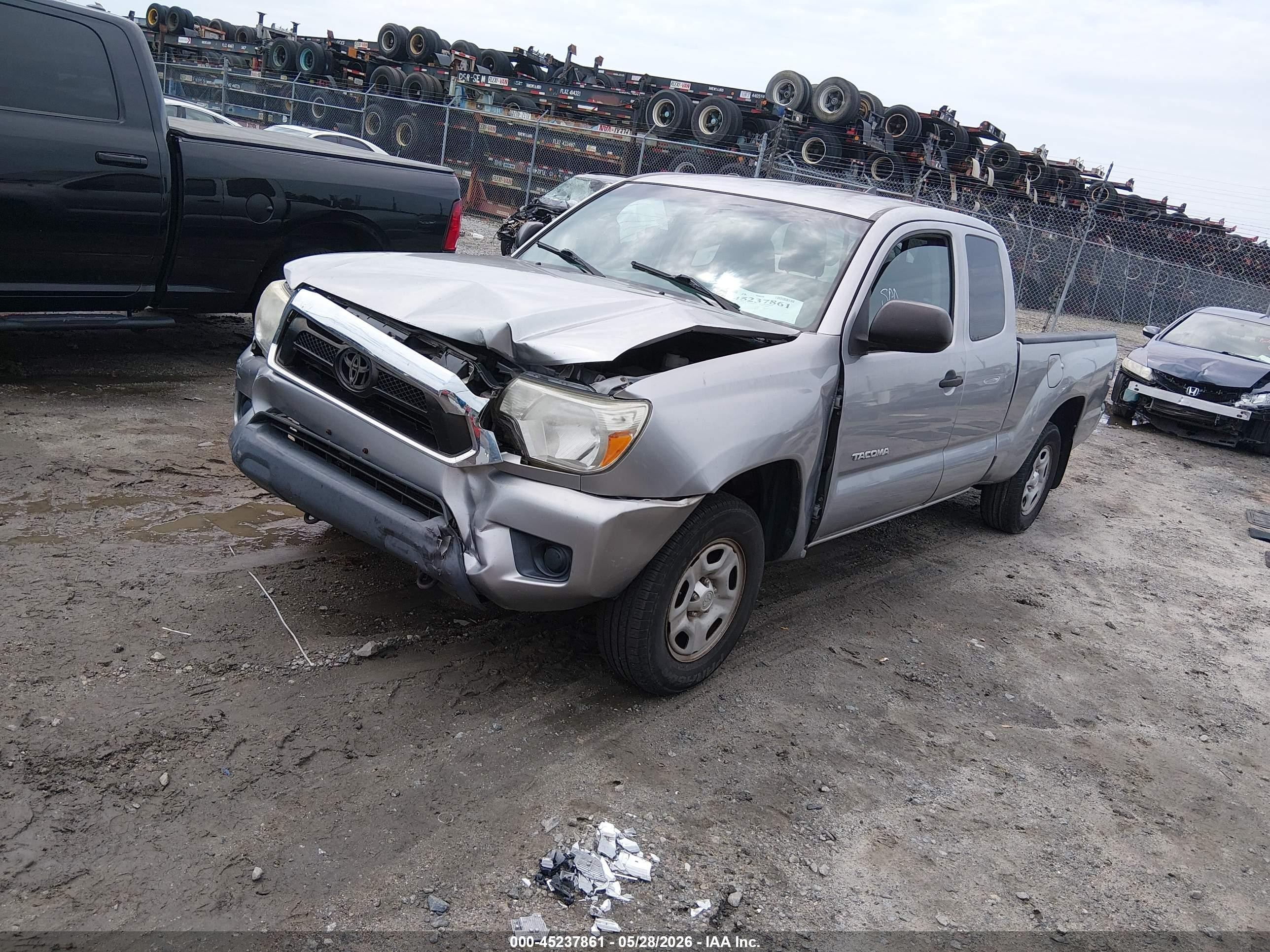 2014 Toyota Tacoma   Silver vin: 5TFTX4CN4EX036571
