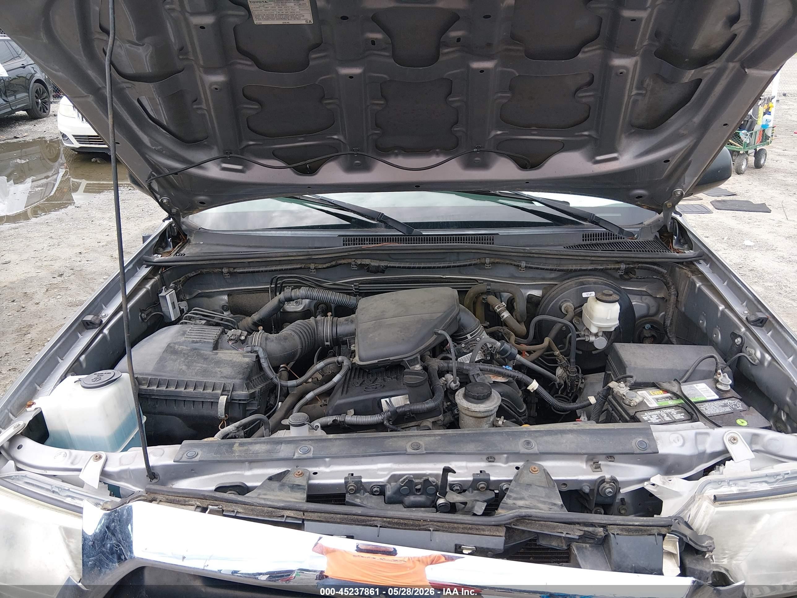 2014 Toyota Tacoma   Silver vin: 5TFTX4CN4EX036571