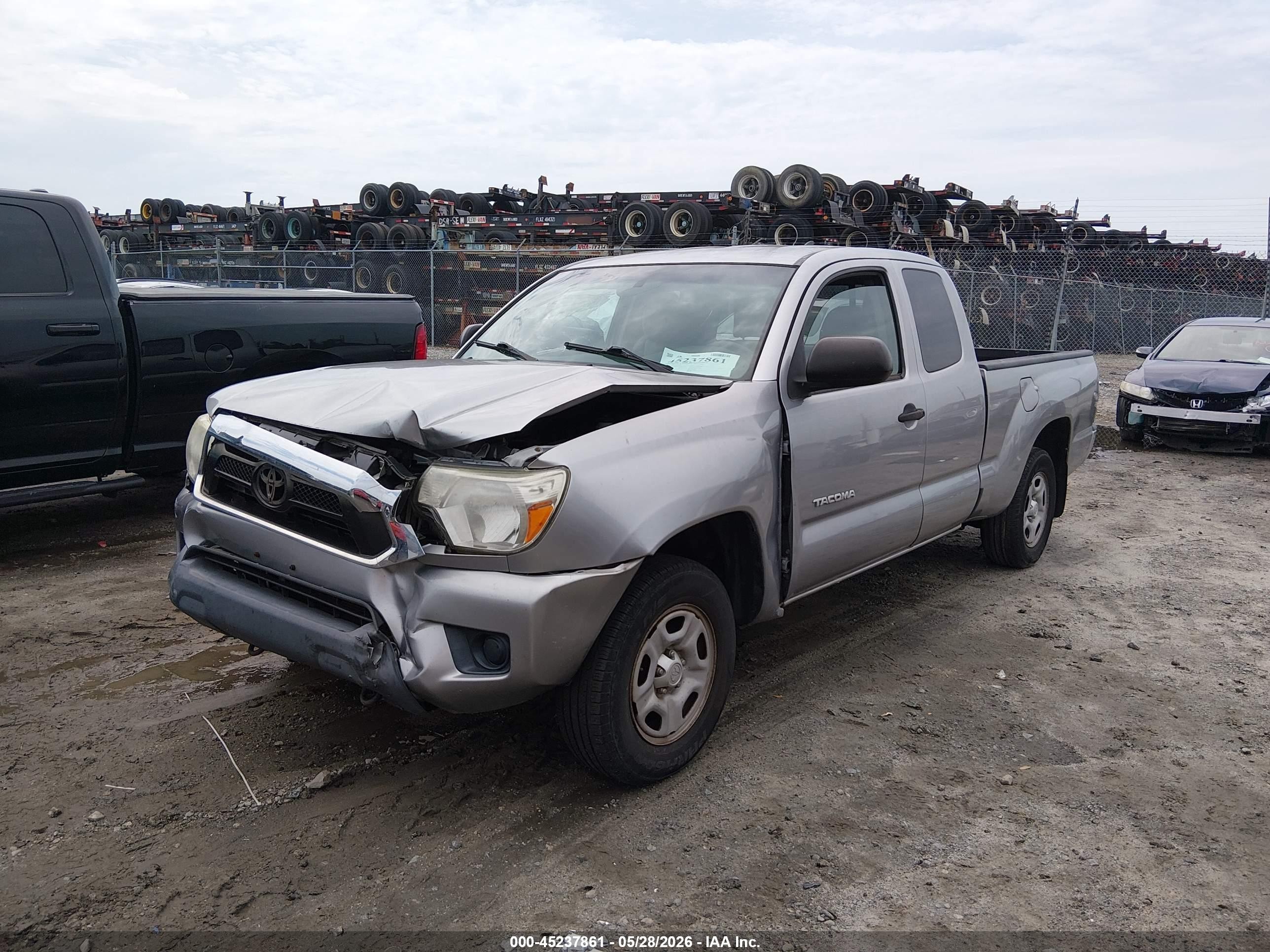2014 Toyota Tacoma   Silver vin: 5TFTX4CN4EX036571