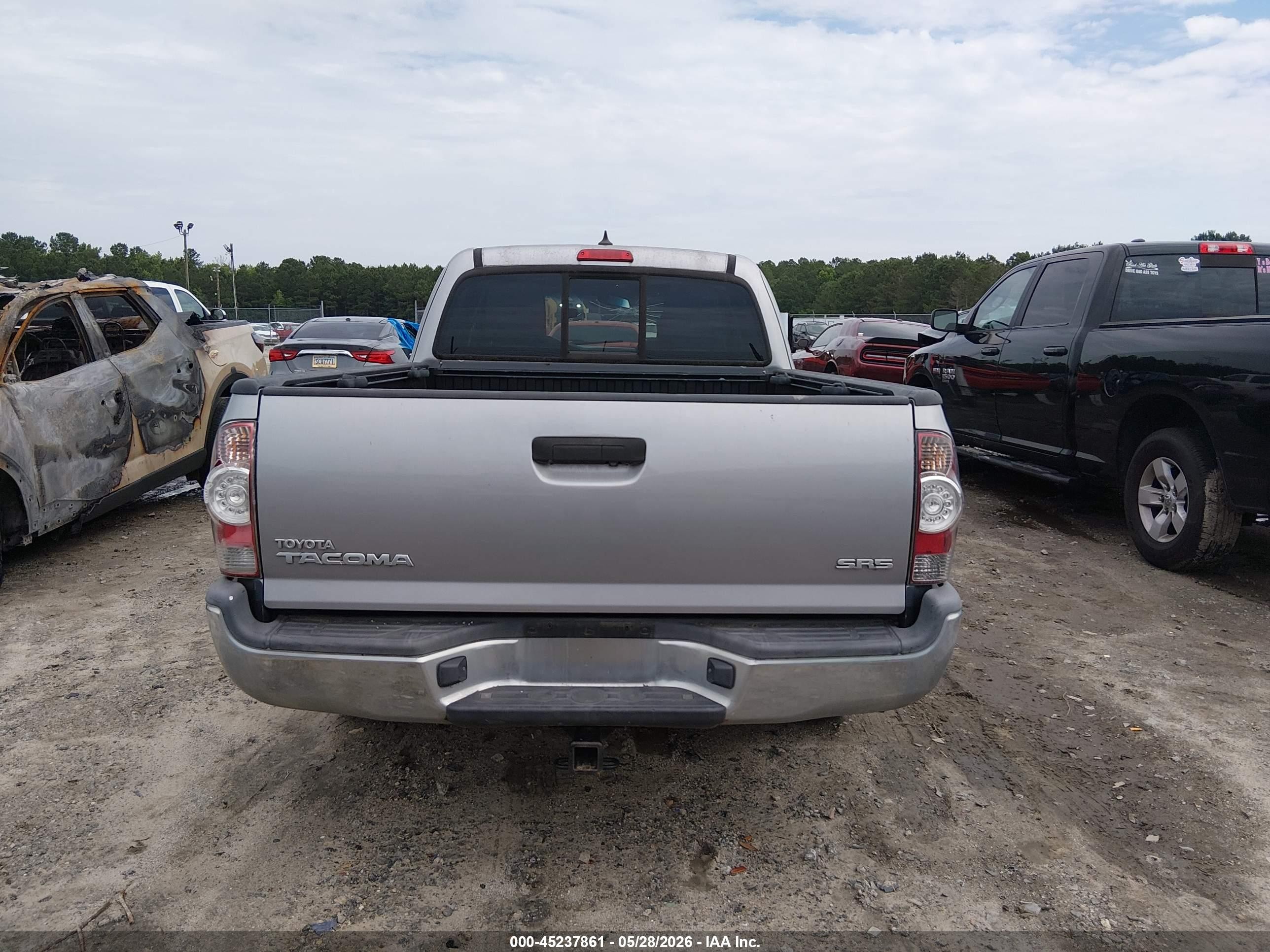 2014 Toyota Tacoma   Silver vin: 5TFTX4CN4EX036571