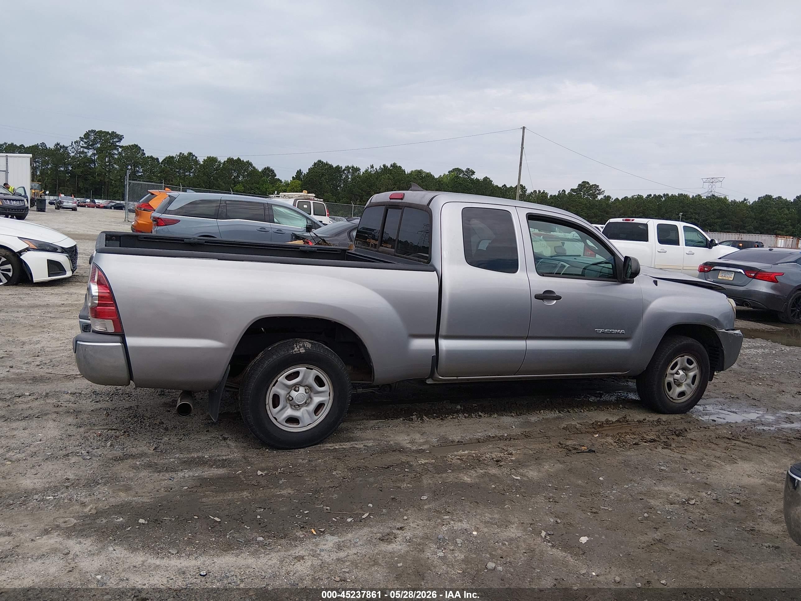 2014 Toyota Tacoma   Silver vin: 5TFTX4CN4EX036571