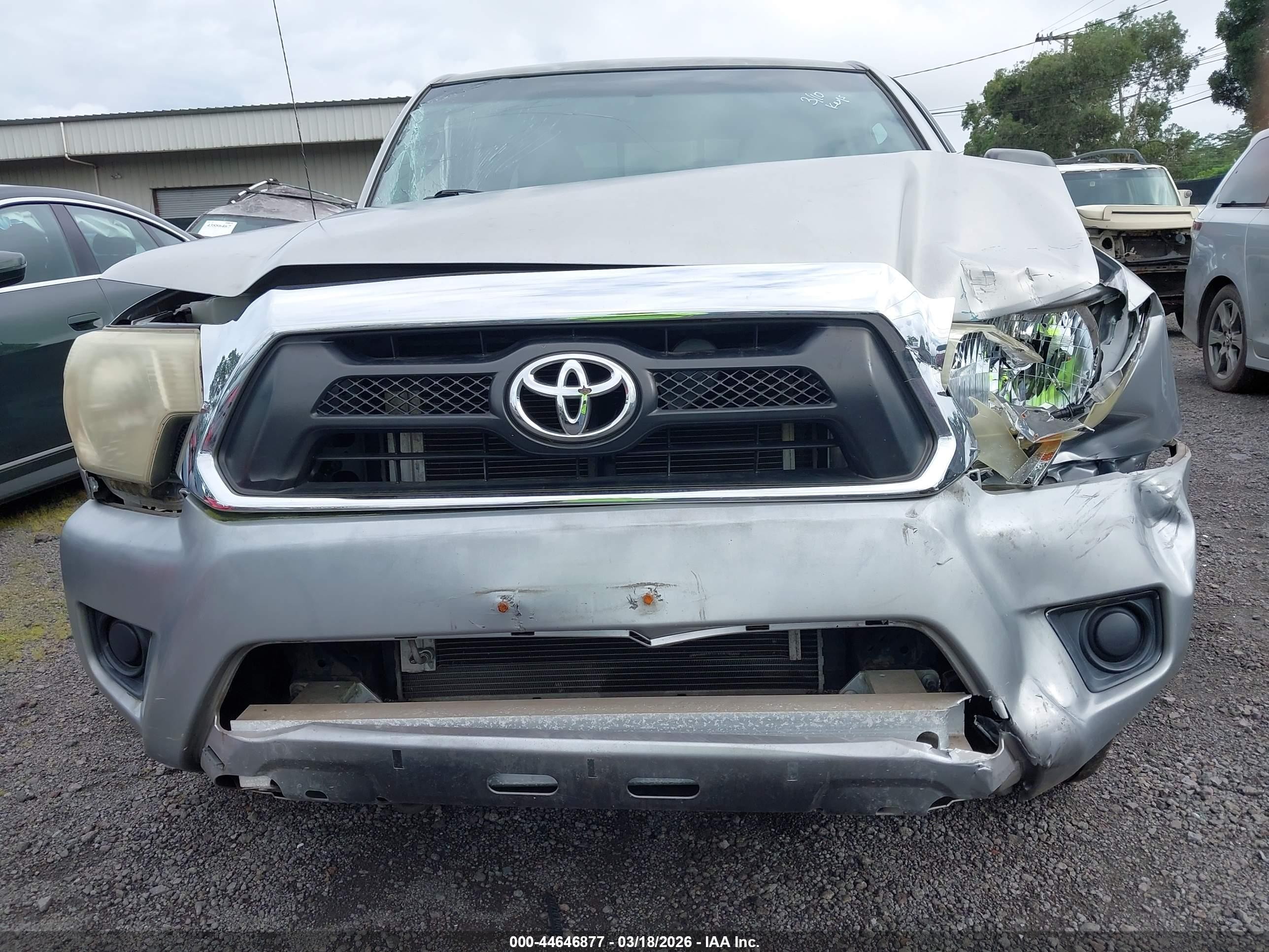2014 Toyota Tacoma Silver vin: 5TFTX4CN4EX040927