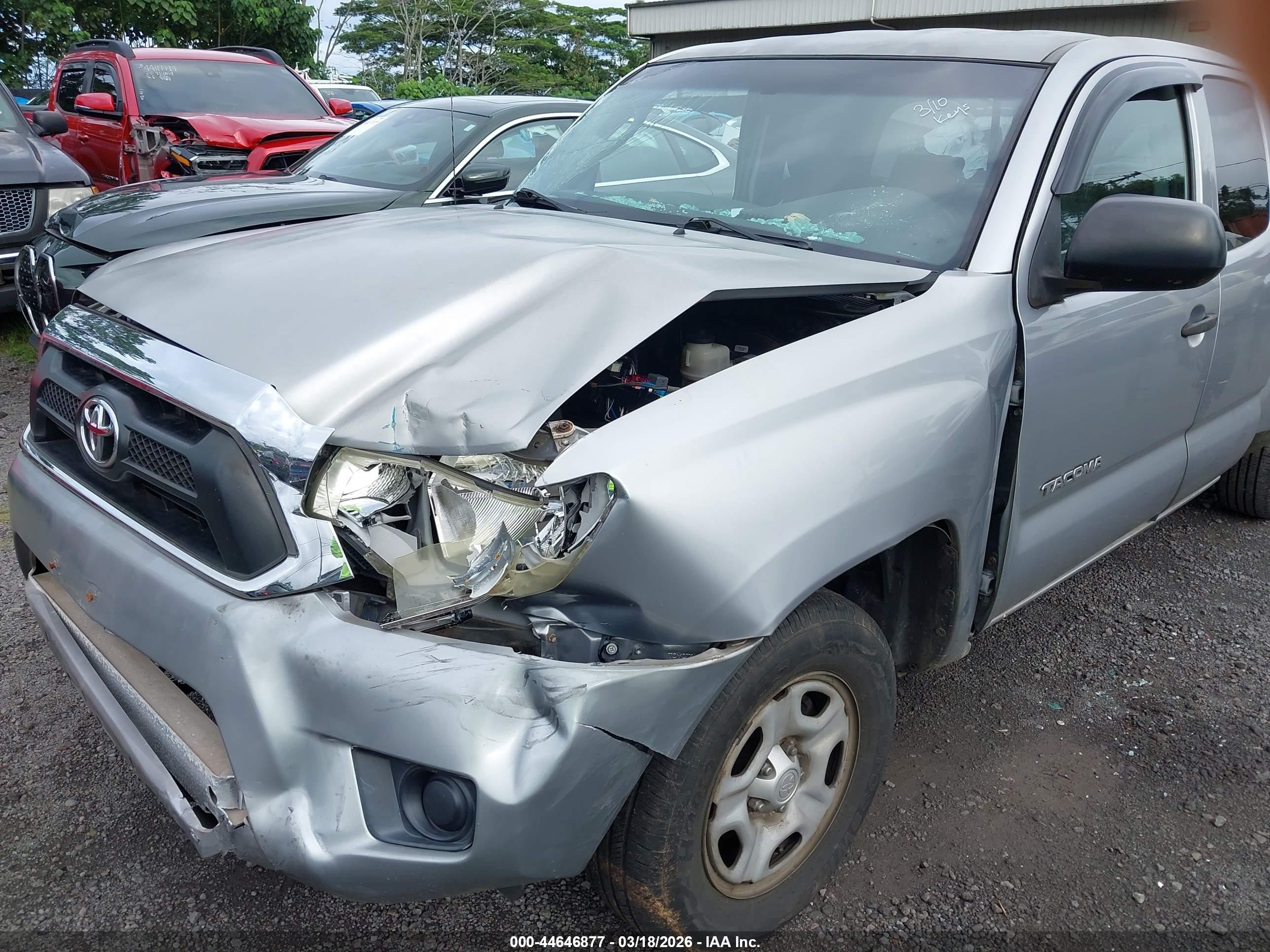 2014 Toyota Tacoma Silver vin: 5TFTX4CN4EX040927