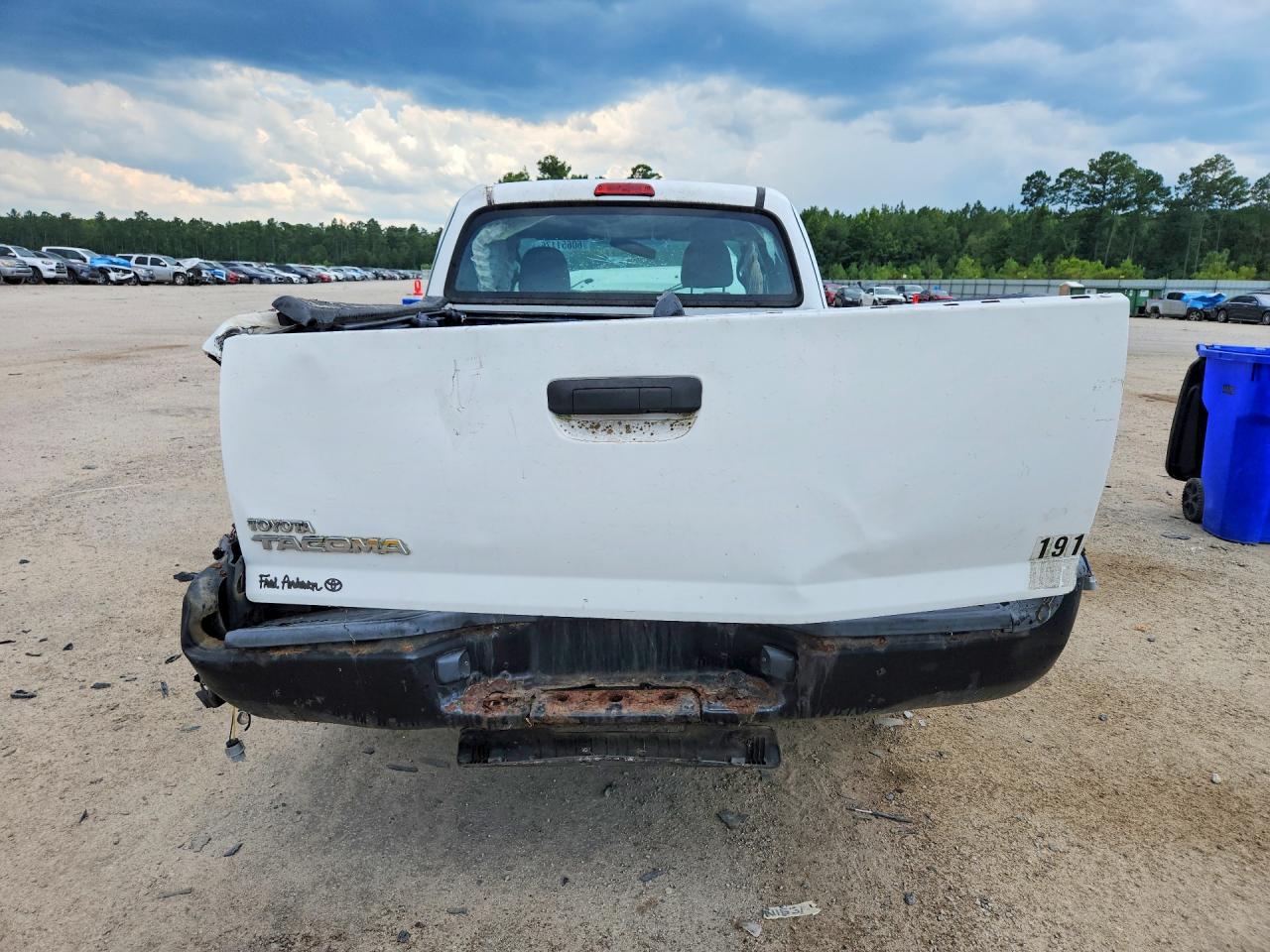 2015 Toyota Tacoma Access Cab White vin: 5TFTX4CN4FX047622