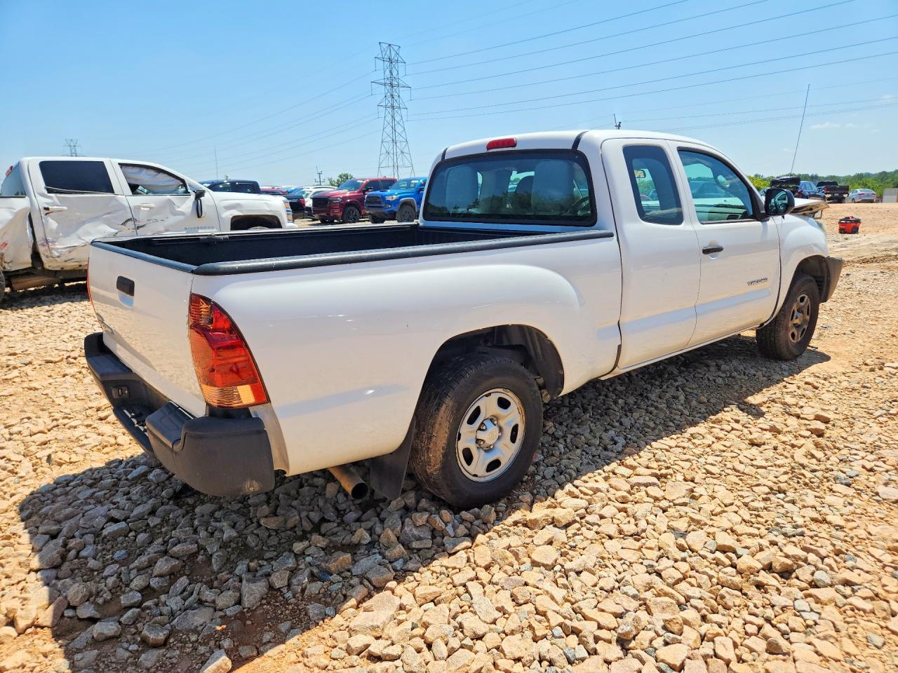 2015 Toyota Tacoma Access Cab White vin: 5TFTX4CN4FX050519