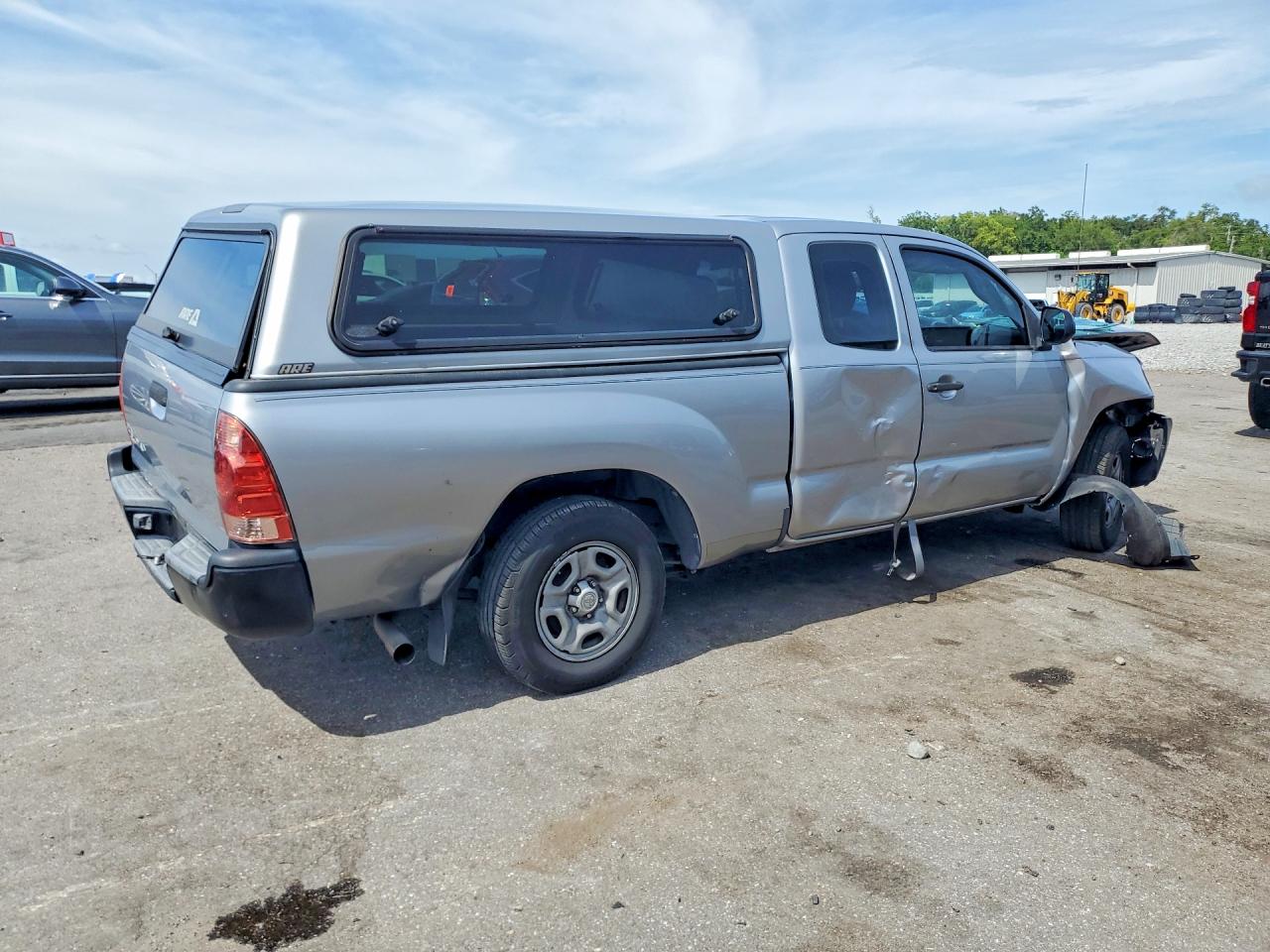 2015 Toyota Tacoma Access Cab Silver vin: 5TFTX4CN4FX062993