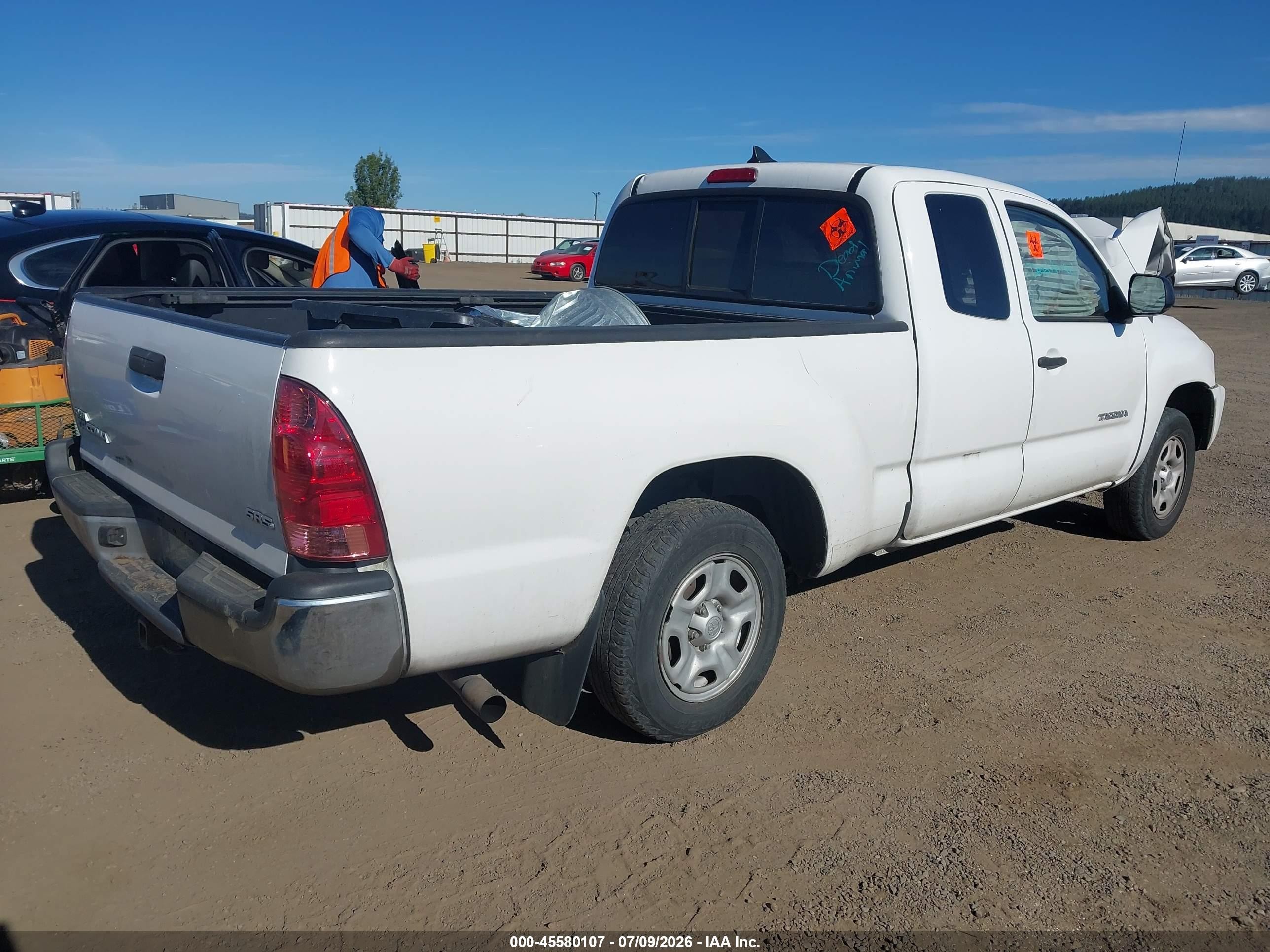 2015 Toyota Tacoma   Белый vin: 5TFTX4CN4FX065649