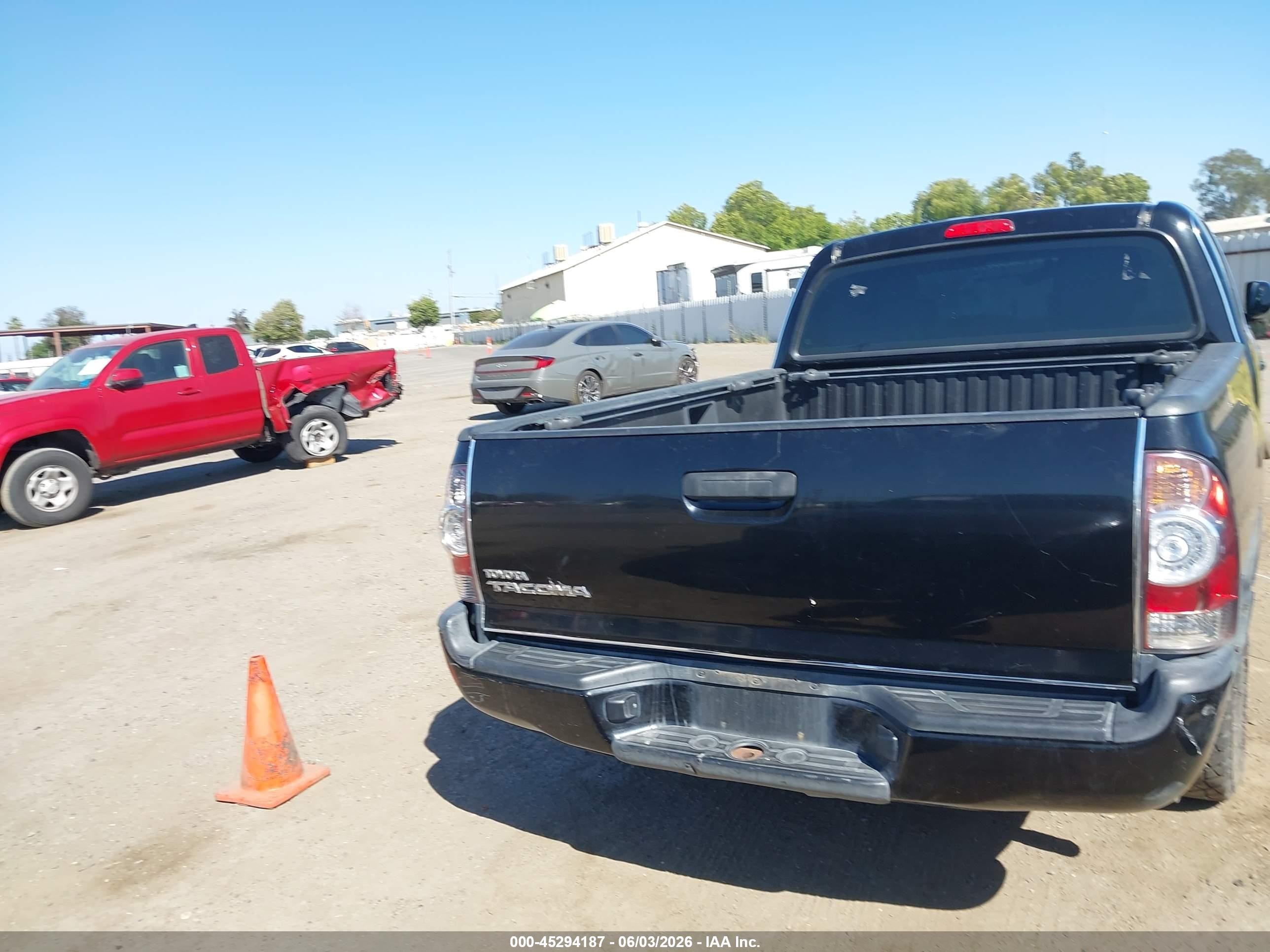 2011 Toyota Tacoma   Black vin: 5TFTX4CN5BX009231