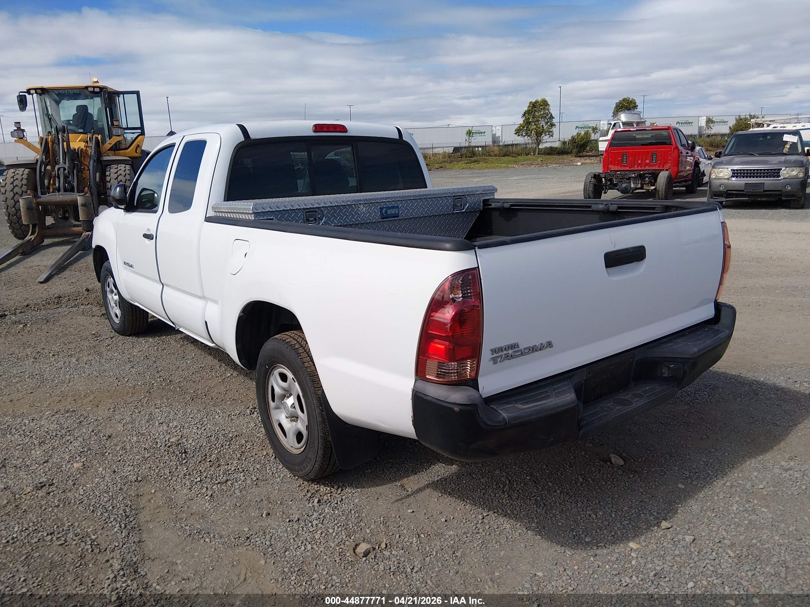 2014 Toyota Tacoma   White vin: 5TFTX4CN5EX042590
