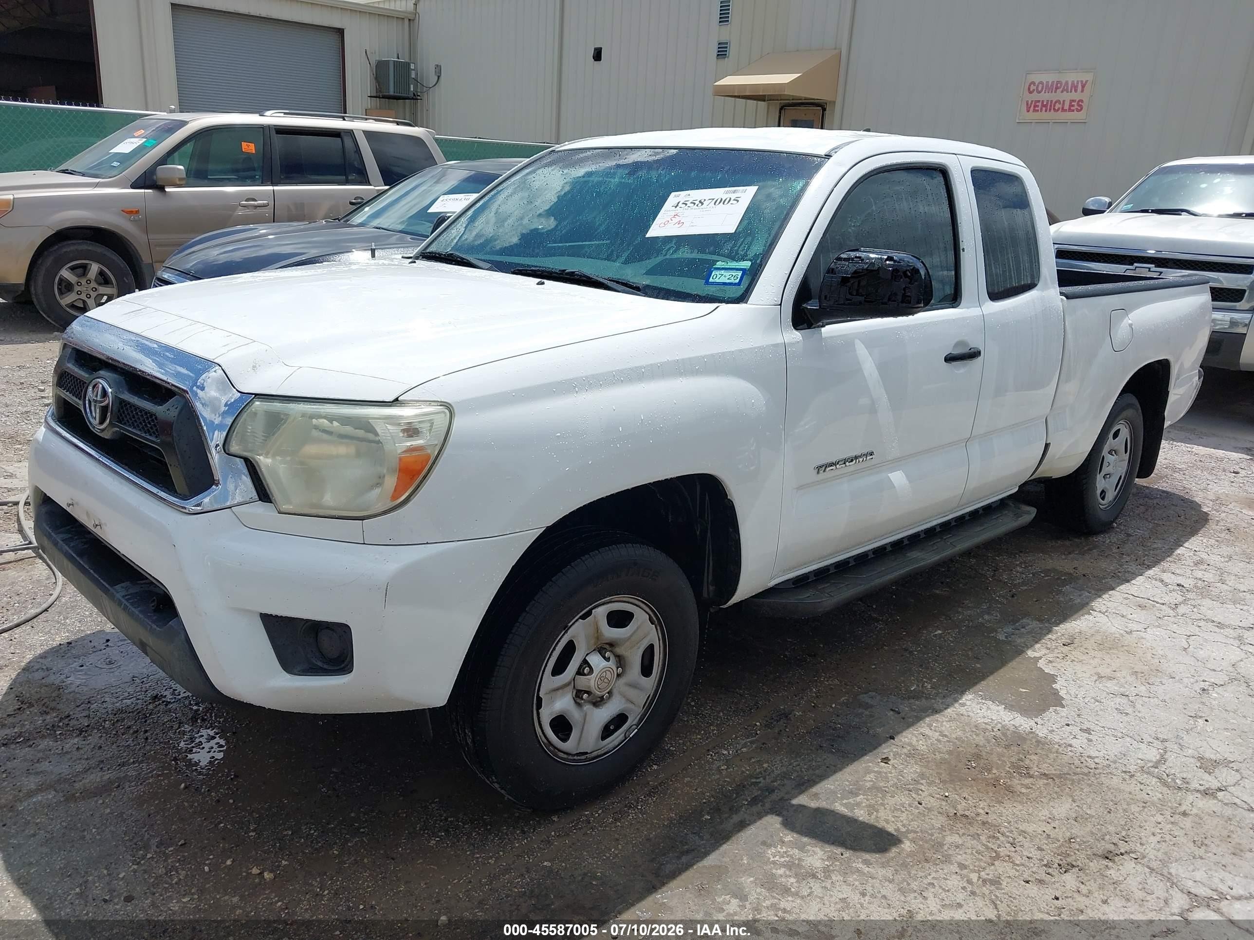 2014 Toyota Tacoma   White vin: 5TFTX4CN5EX047112