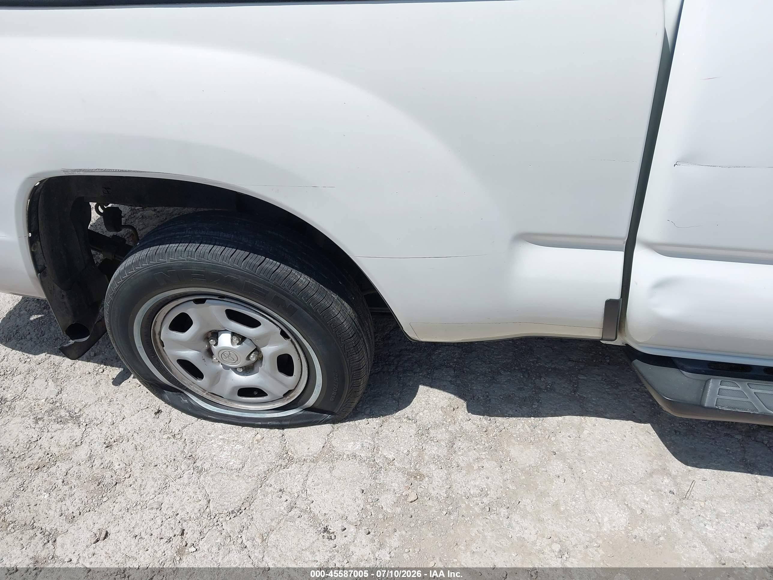2014 Toyota Tacoma   White vin: 5TFTX4CN5EX047112