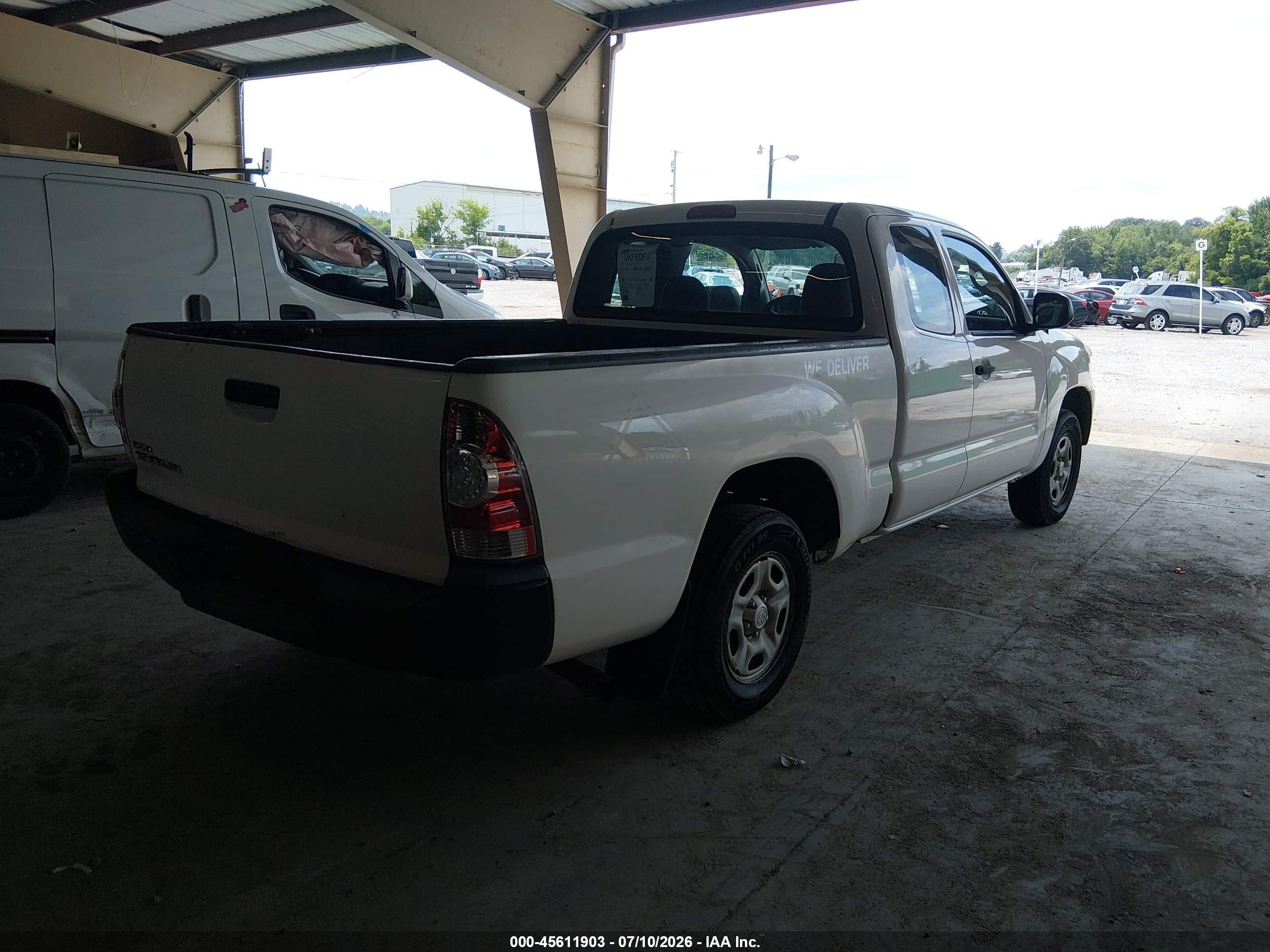 2015 Toyota Tacoma   White vin: 5TFTX4CN5FX054725