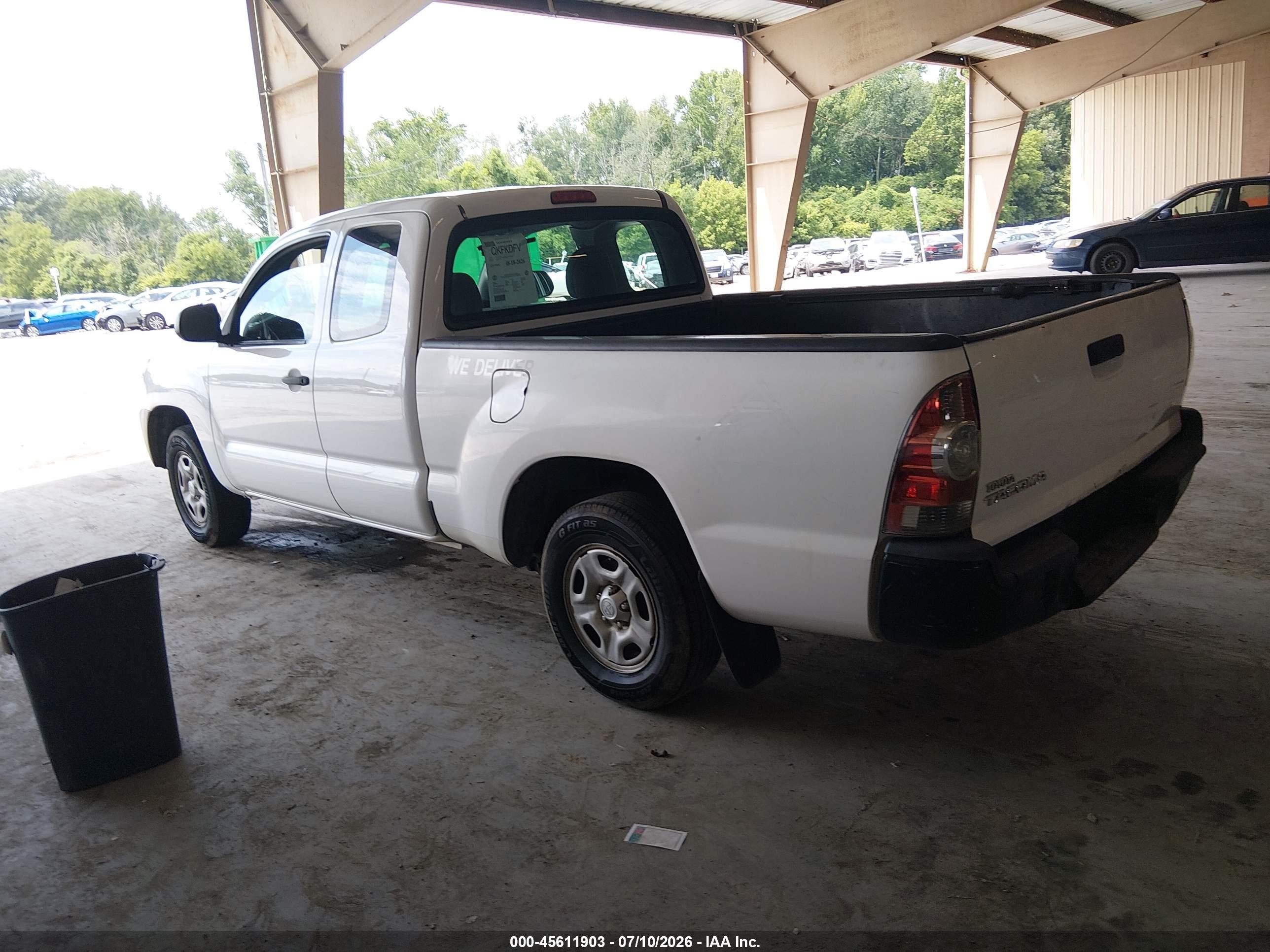 2015 Toyota Tacoma   White vin: 5TFTX4CN5FX054725
