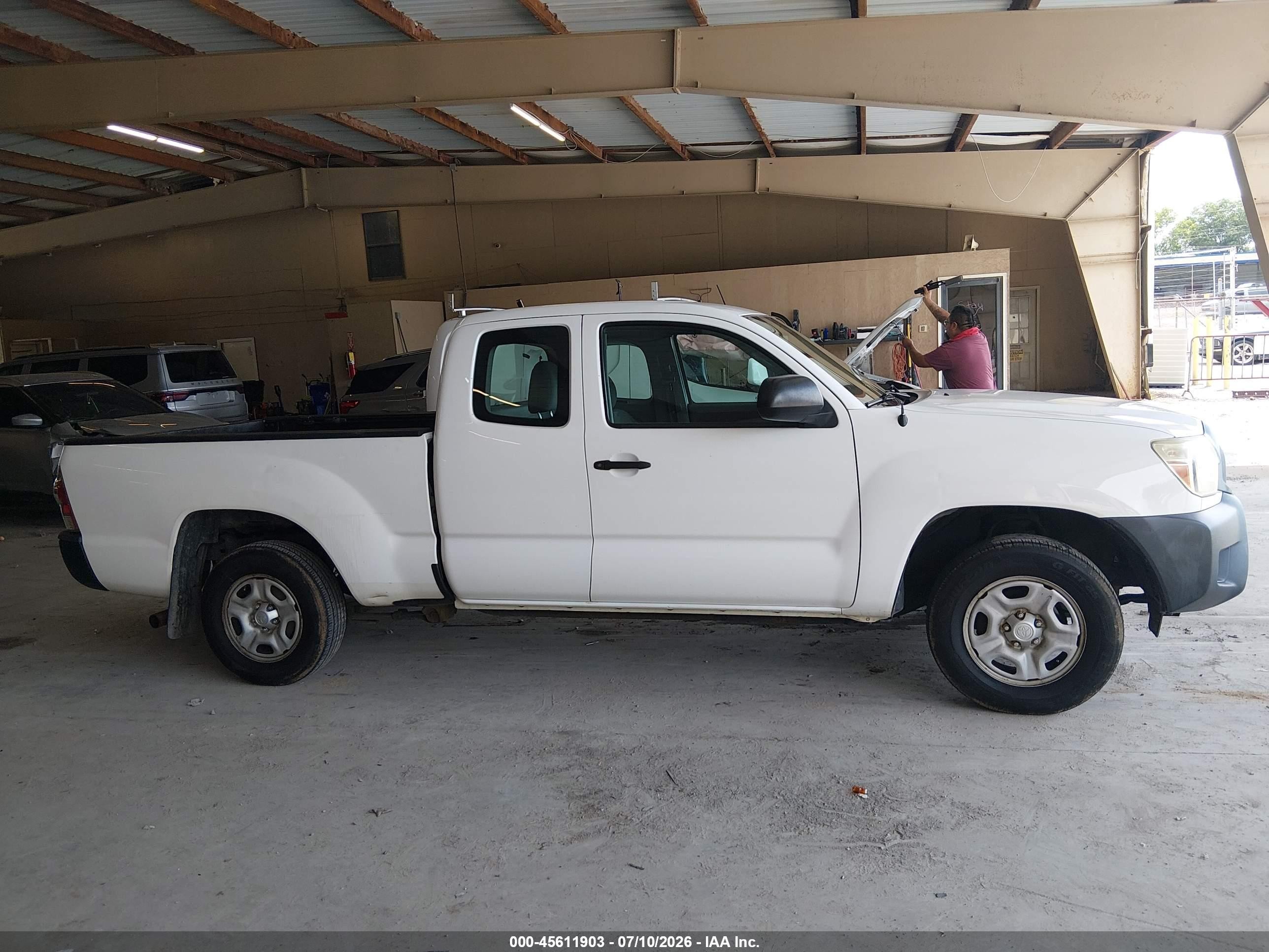 2015 Toyota Tacoma   White vin: 5TFTX4CN5FX054725