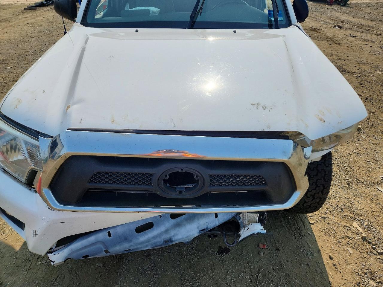 2015 Toyota Tacoma Access Cab White vin: 5TFTX4CN6FX063773