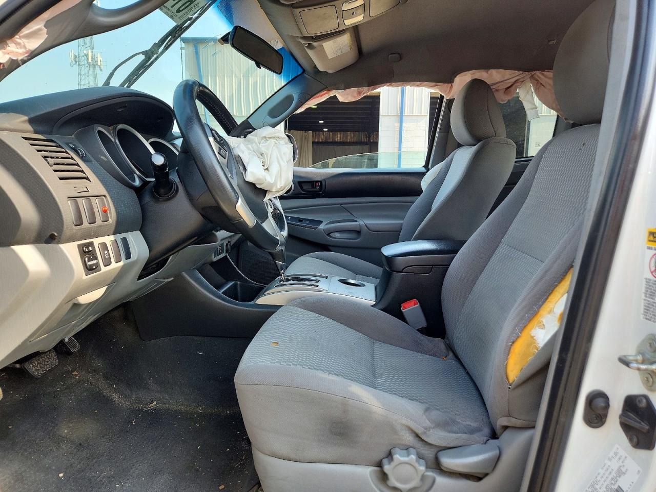 2015 Toyota Tacoma Access Cab White vin: 5TFTX4CN6FX063773