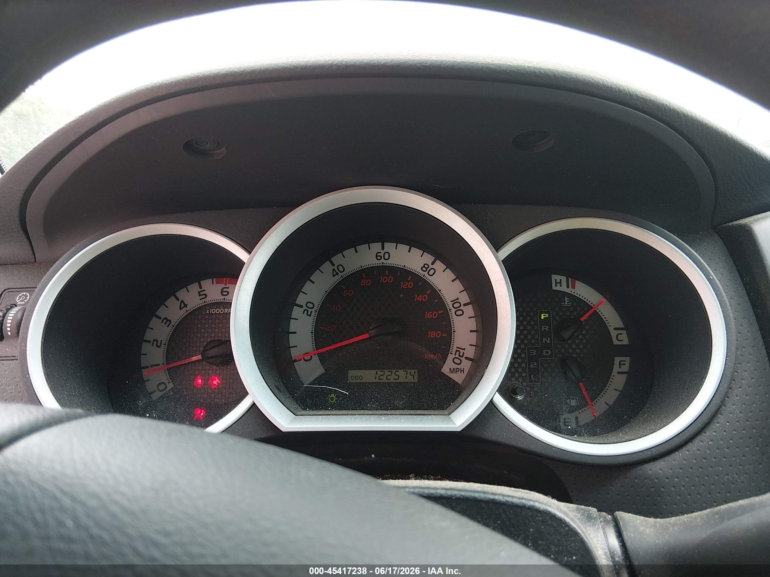 2015 Toyota Tacoma   White vin: 5TFTX4CN7FX054516