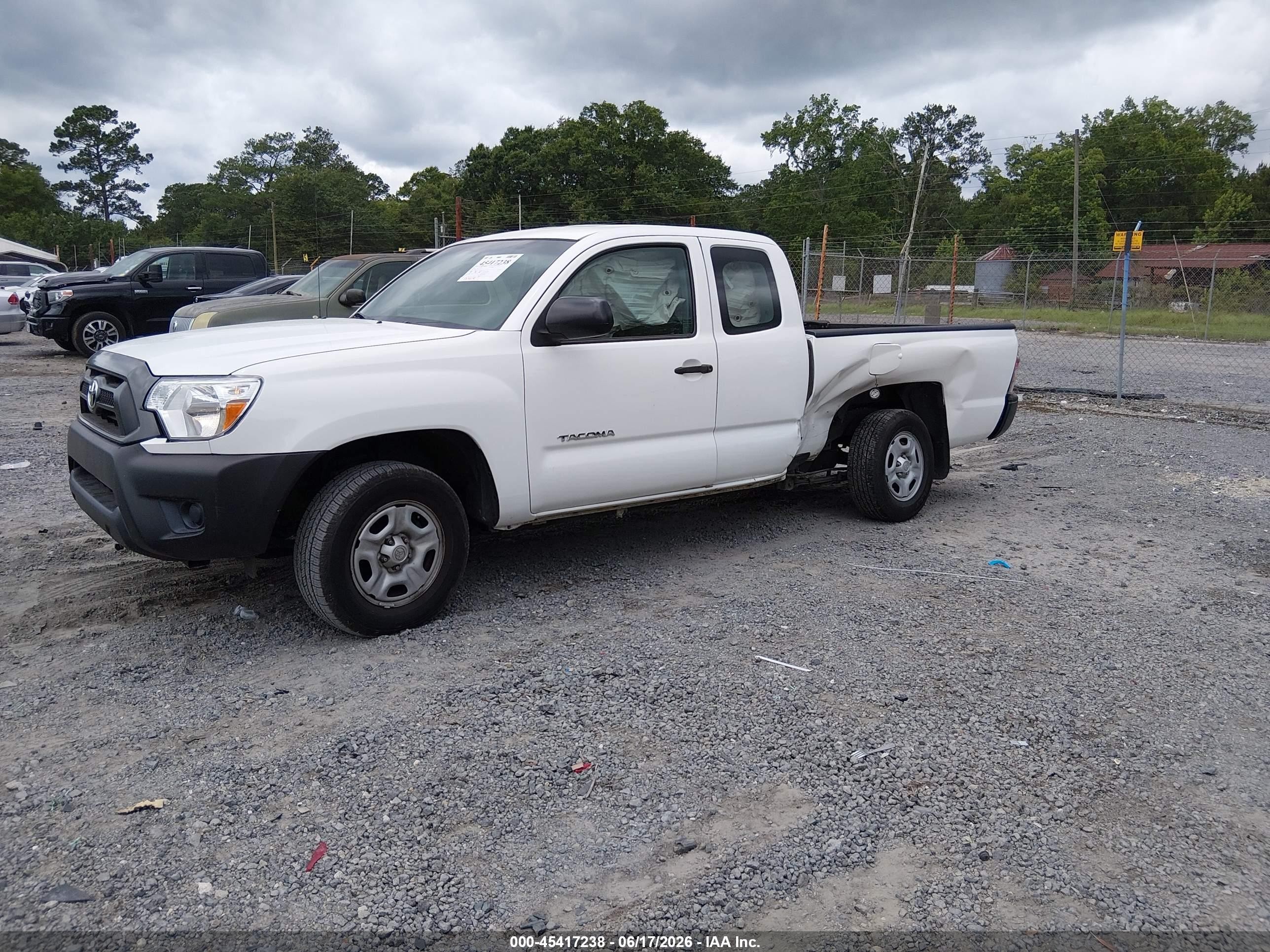 2015 Toyota Tacoma   White vin: 5TFTX4CN7FX054516