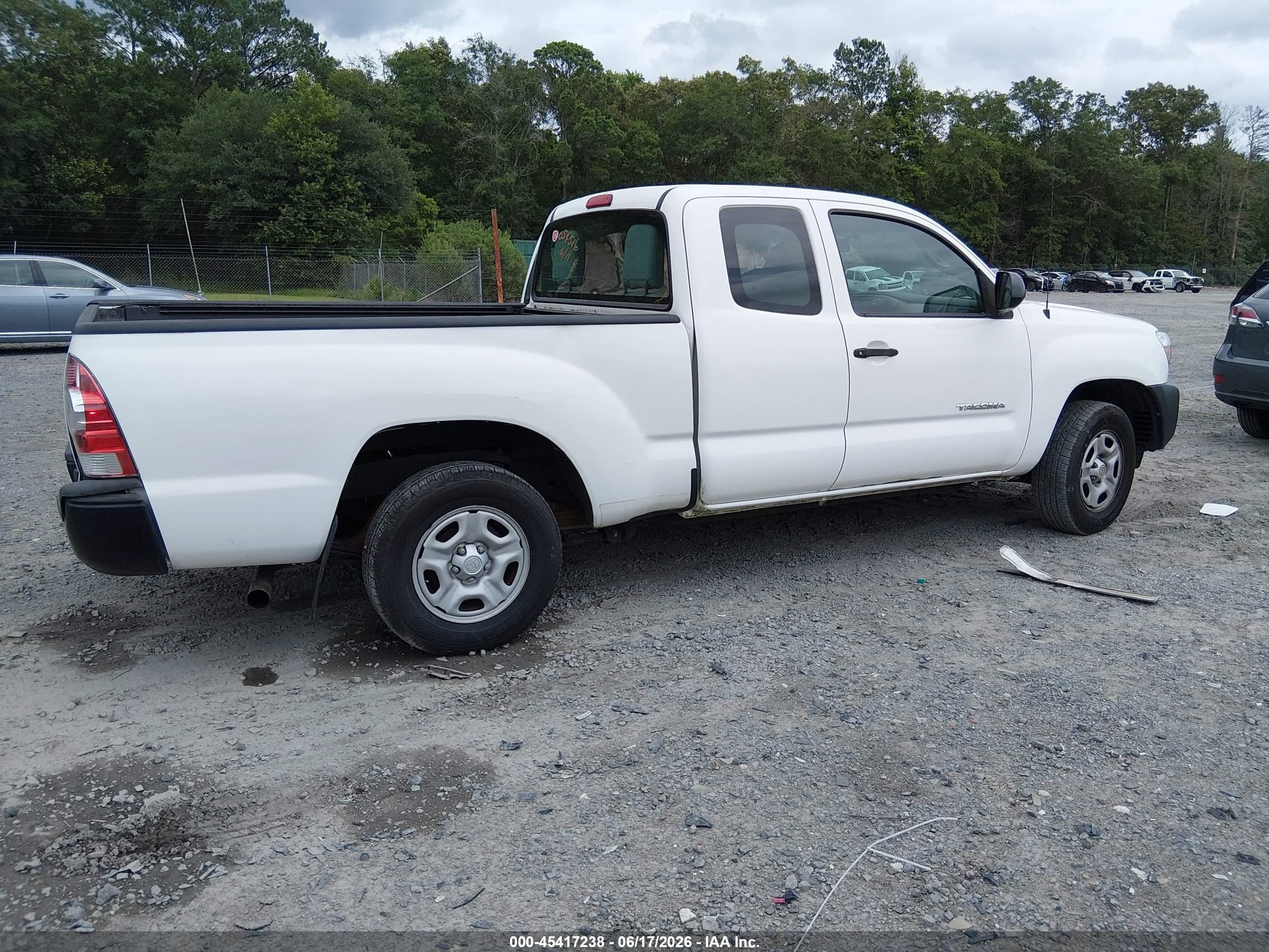 2015 Toyota Tacoma   White vin: 5TFTX4CN7FX054516