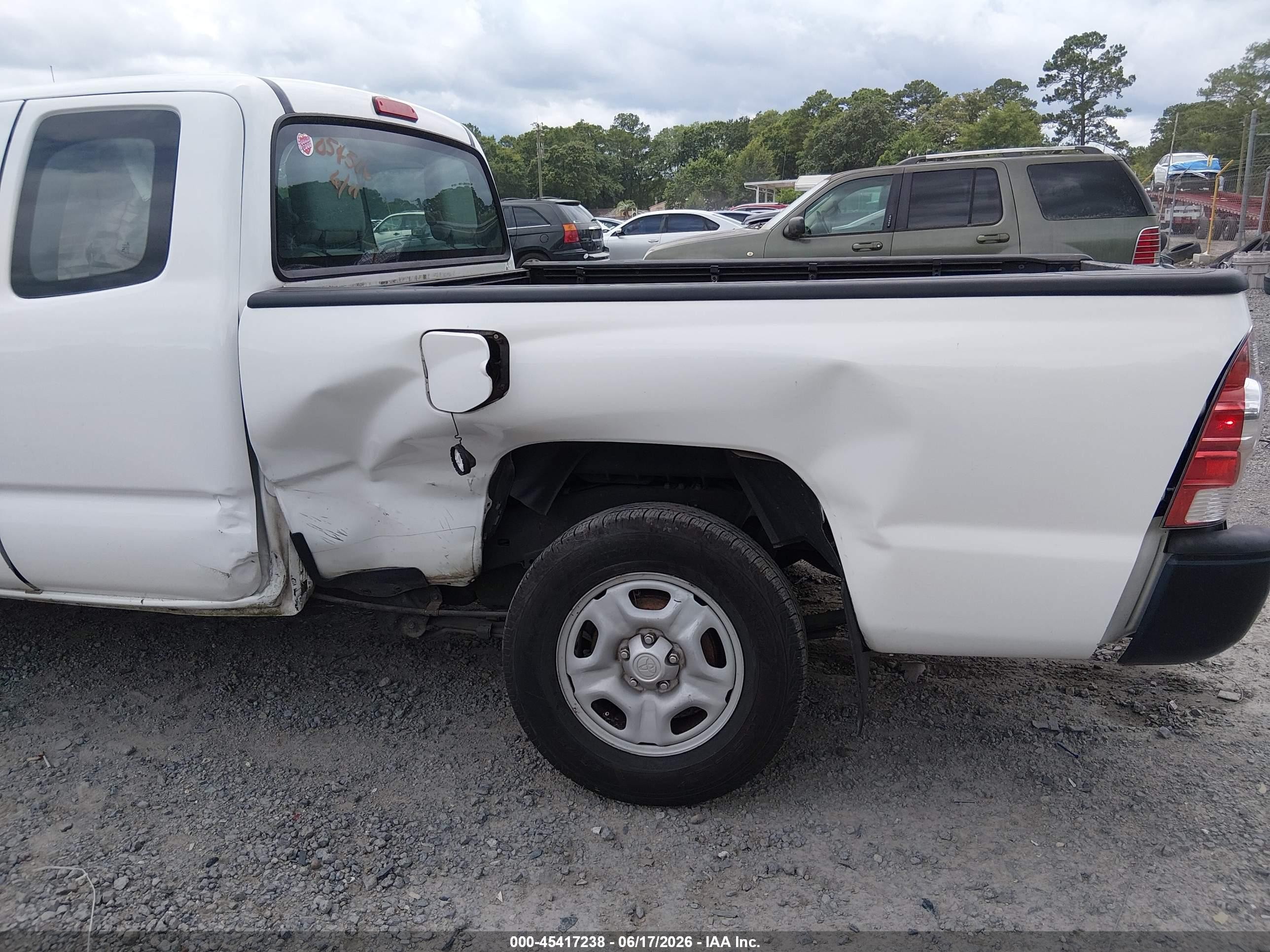 2015 Toyota Tacoma   White vin: 5TFTX4CN7FX054516