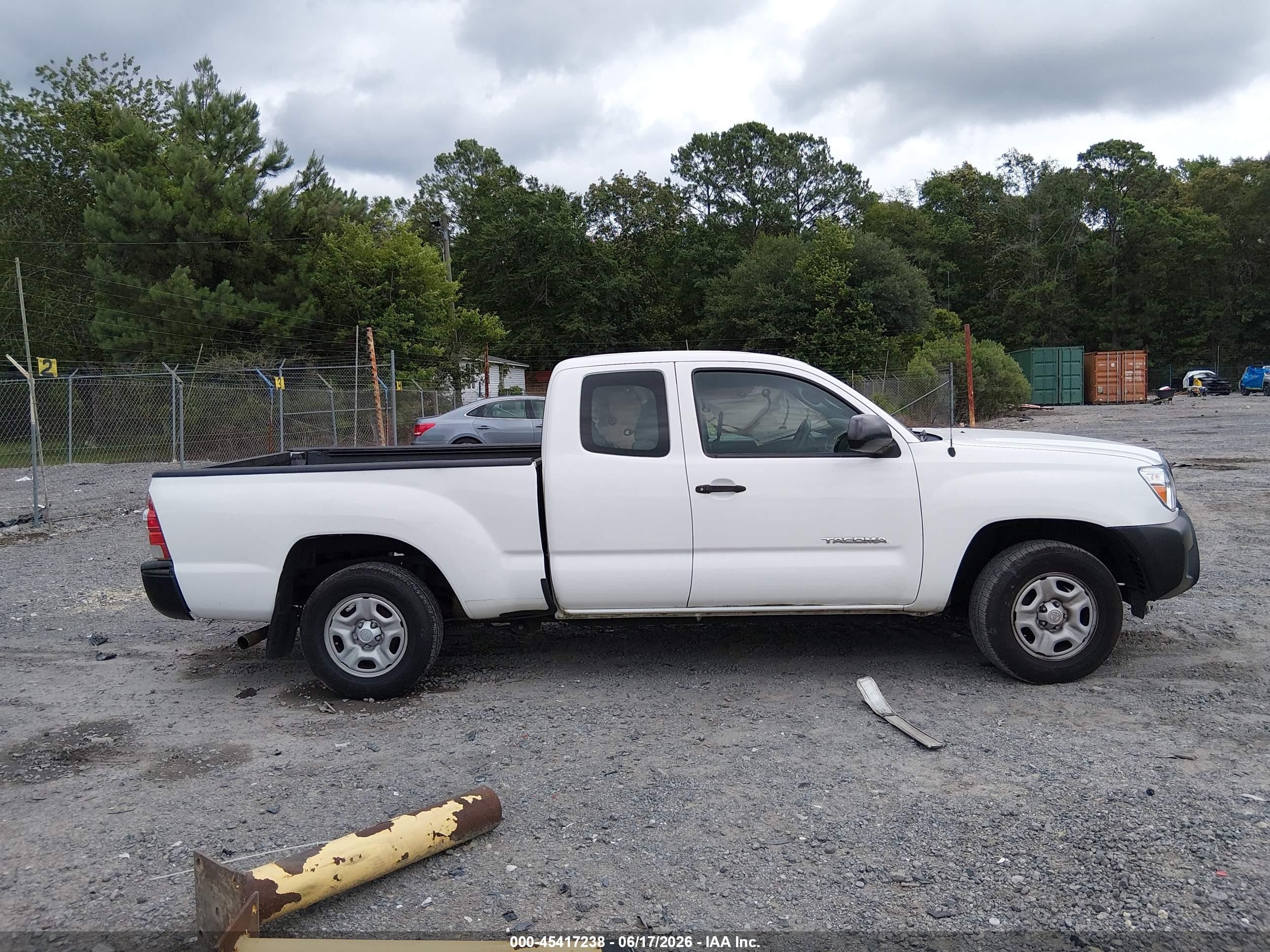 2015 Toyota Tacoma   White vin: 5TFTX4CN7FX054516