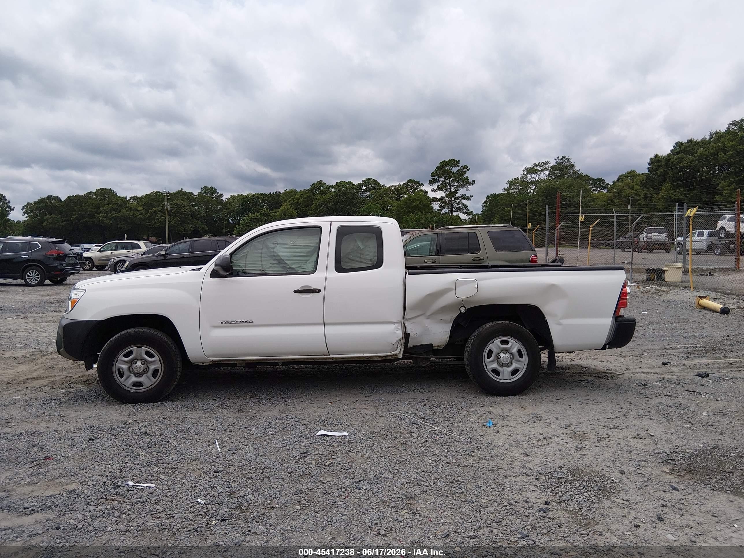 2015 Toyota Tacoma   White vin: 5TFTX4CN7FX054516