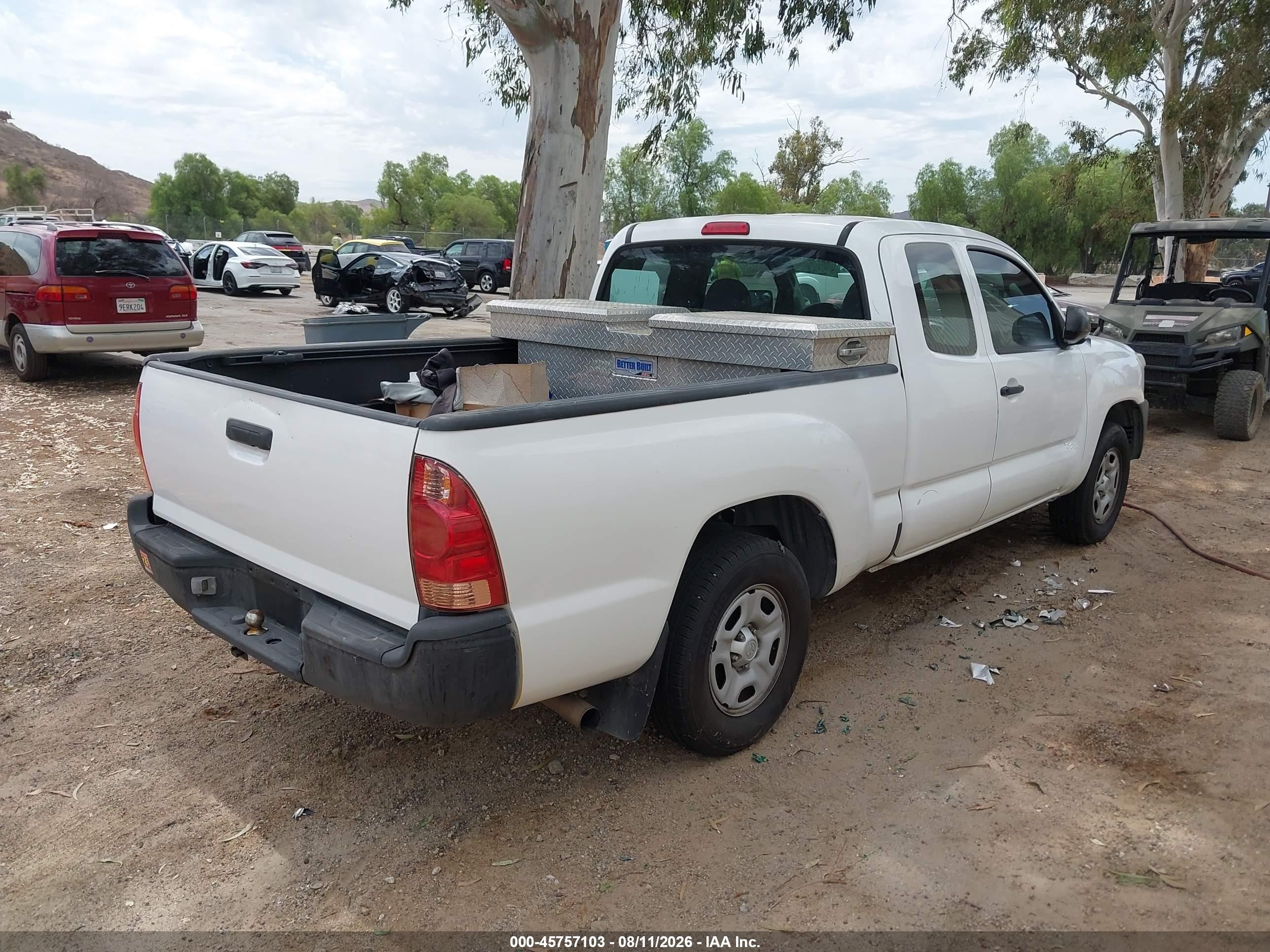 2015 Toyota Tacoma   Белый vin: 5TFTX4CN7FX056301