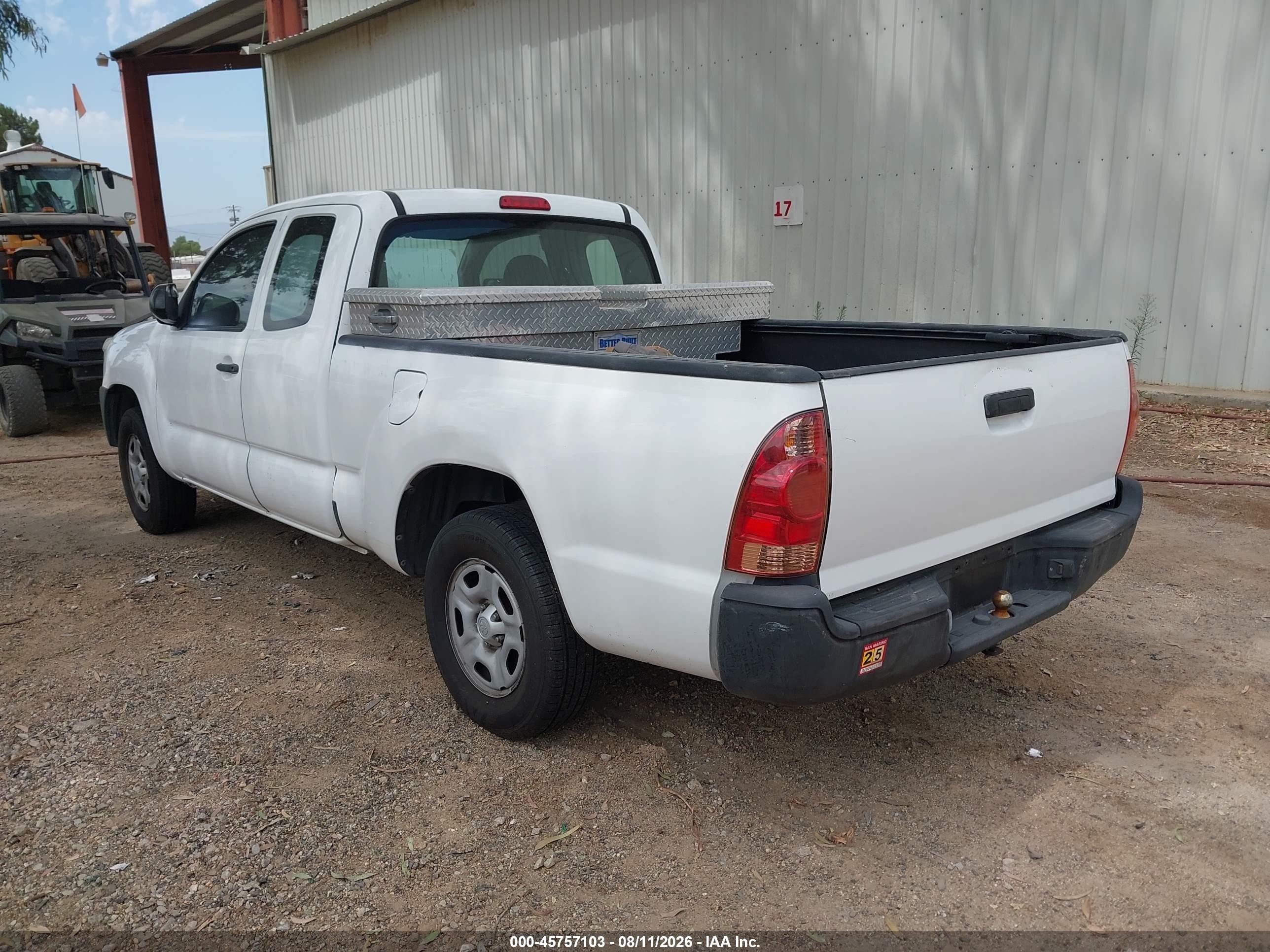 2015 Toyota Tacoma   Белый vin: 5TFTX4CN7FX056301