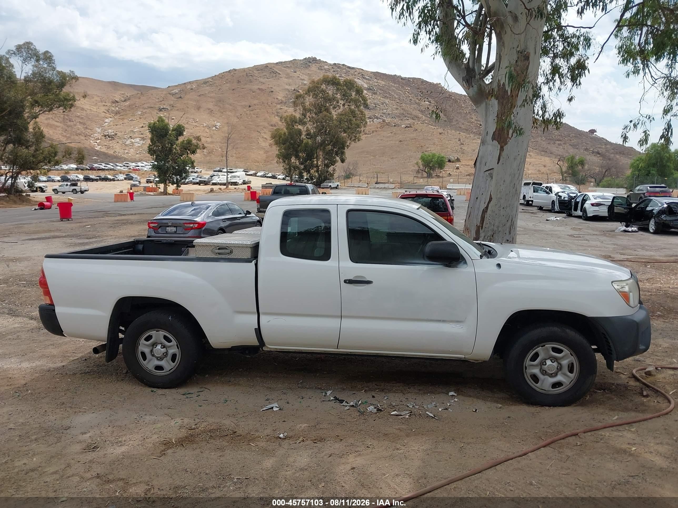 2015 Toyota Tacoma   Белый vin: 5TFTX4CN7FX056301