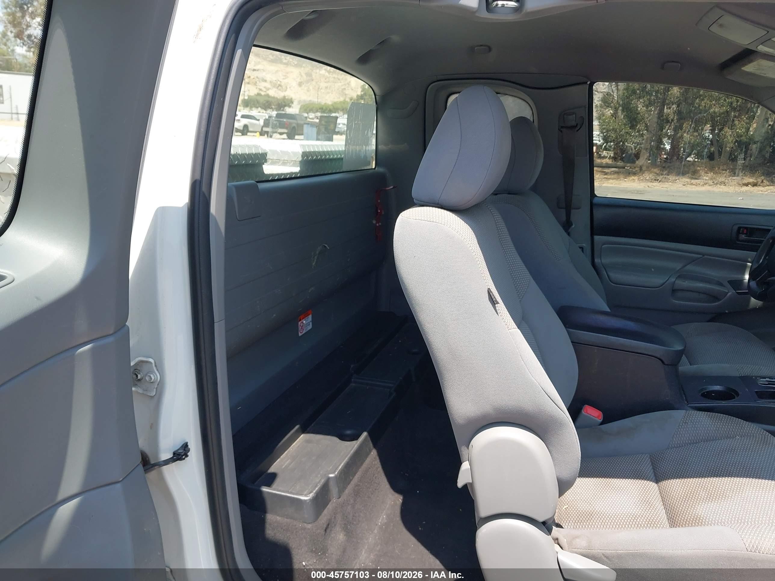 2015 Toyota Tacoma   Белый vin: 5TFTX4CN7FX056301