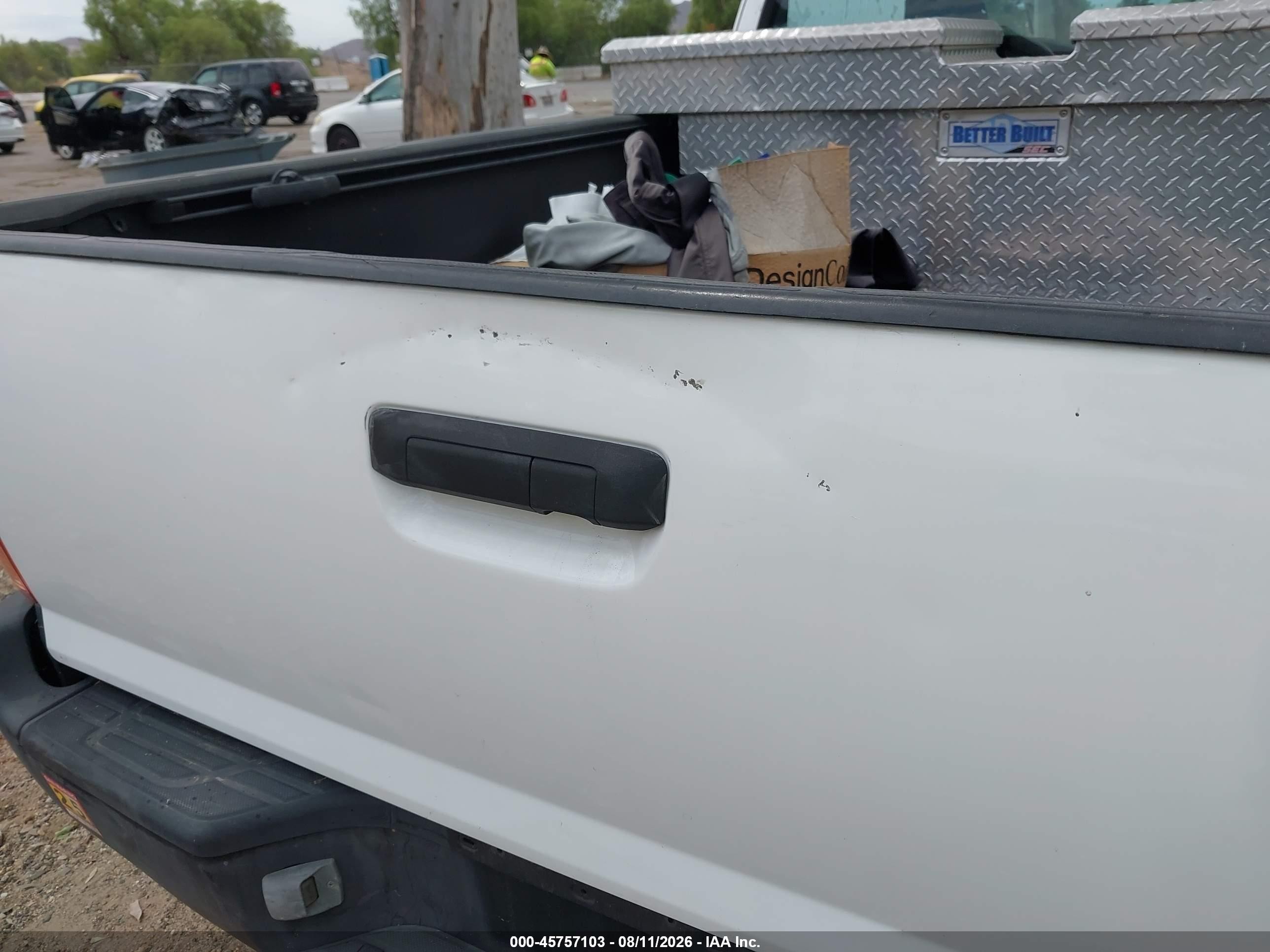 2015 Toyota Tacoma   Белый vin: 5TFTX4CN7FX056301