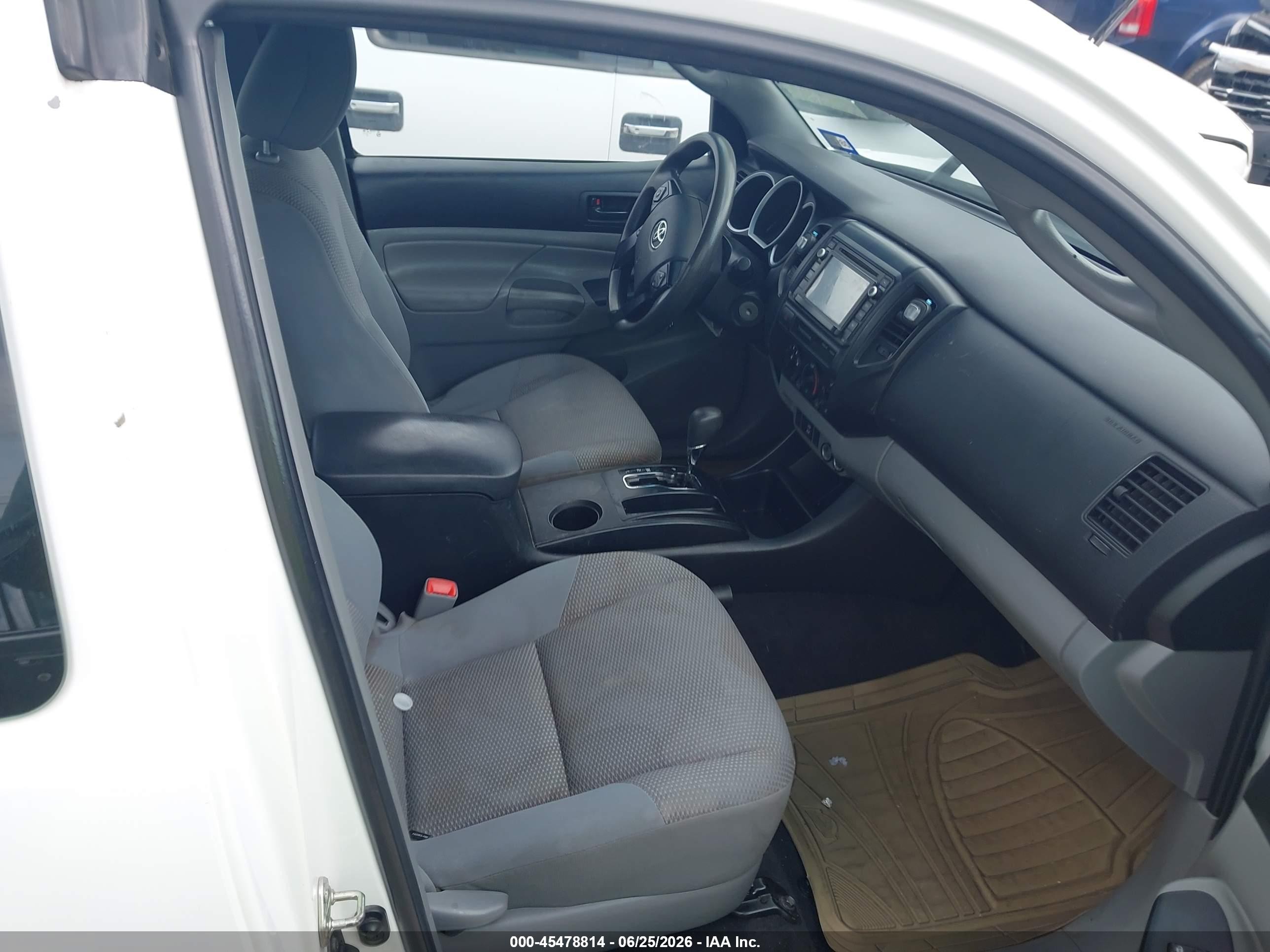 2015 Toyota Tacoma   White vin: 5TFTX4CN7FX056685