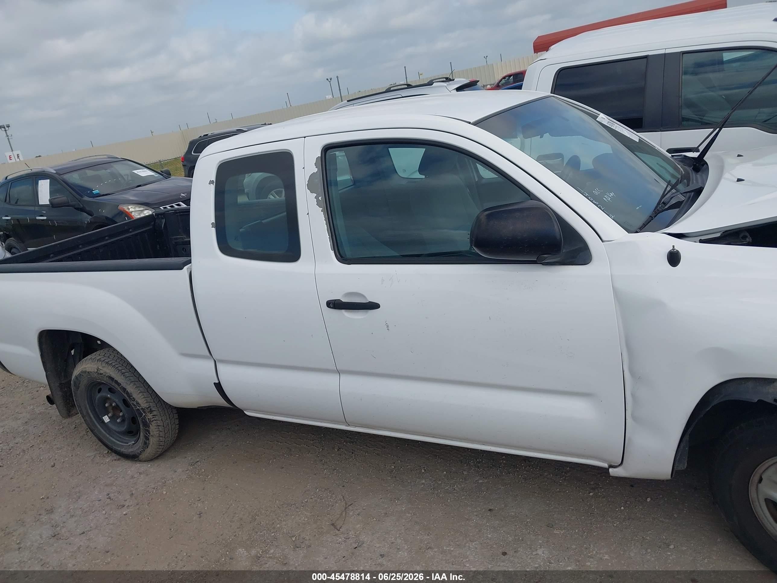 2015 Toyota Tacoma   White vin: 5TFTX4CN7FX056685