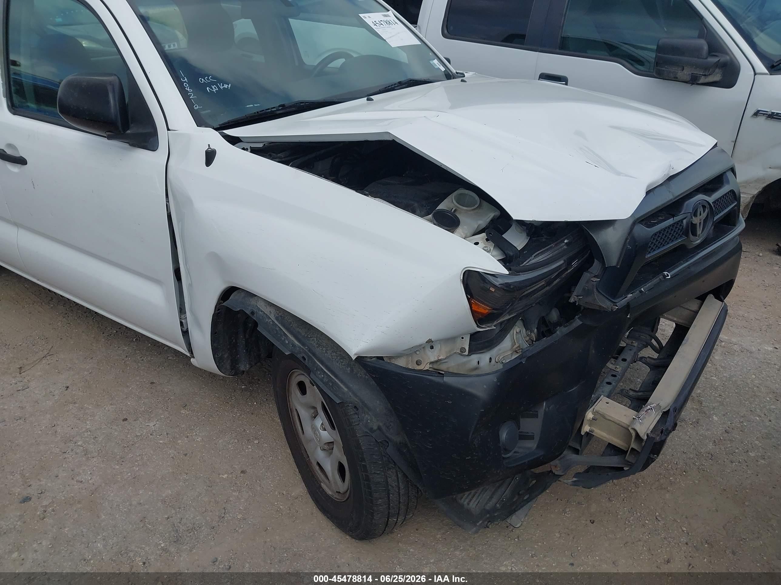 2015 Toyota Tacoma   White vin: 5TFTX4CN7FX056685