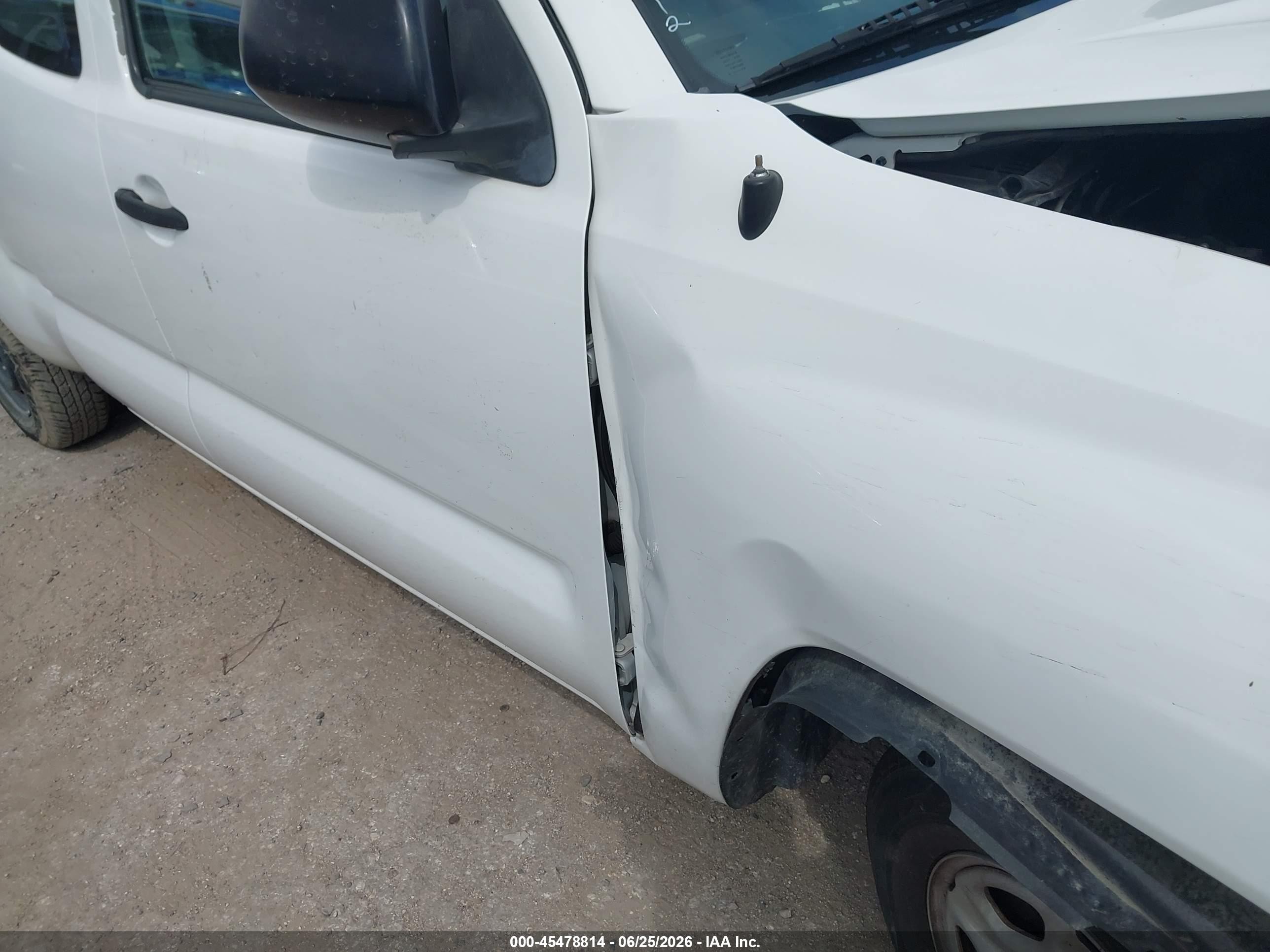2015 Toyota Tacoma   White vin: 5TFTX4CN7FX056685