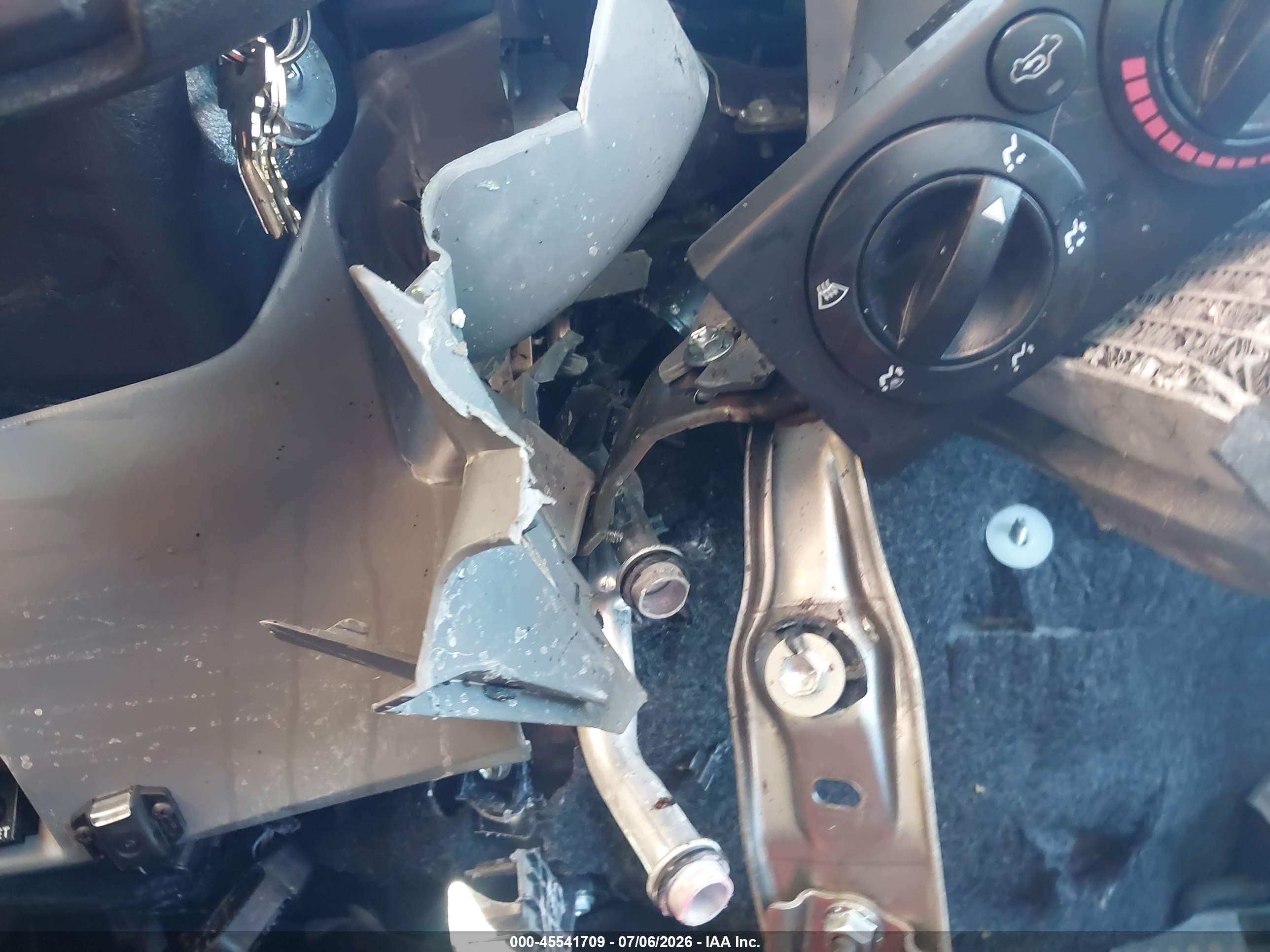 2015 Toyota Tacoma   Серый vin: 5TFTX4CN7FX064916