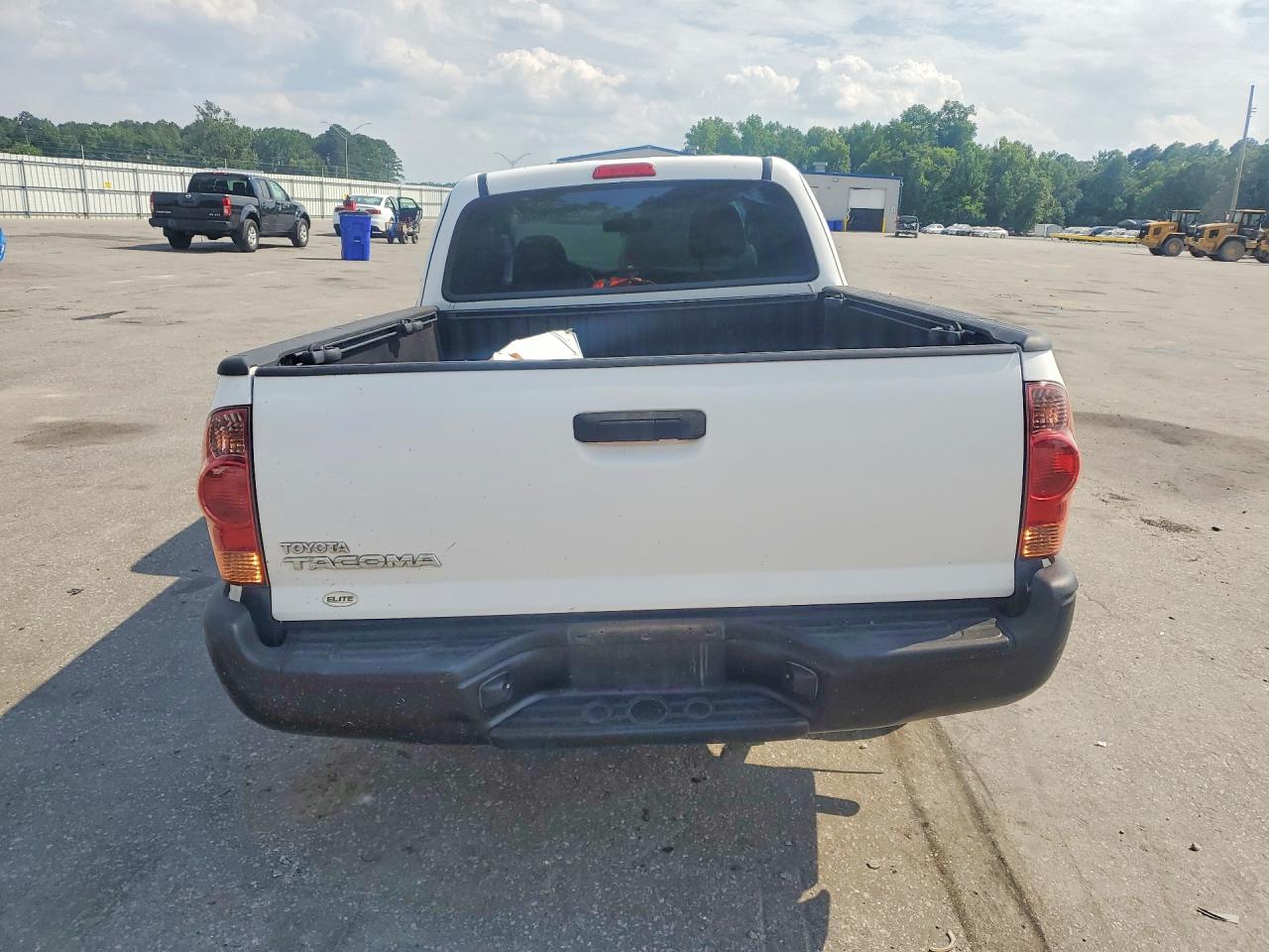 2015 Toyota Tacoma Access Cab White vin: 5TFTX4CN7FX065564