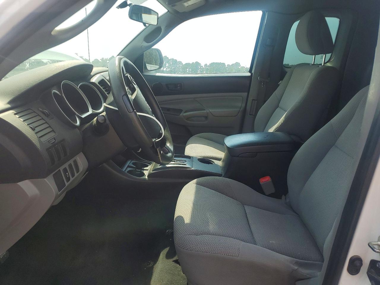2015 Toyota Tacoma Access Cab White vin: 5TFTX4CN7FX065564