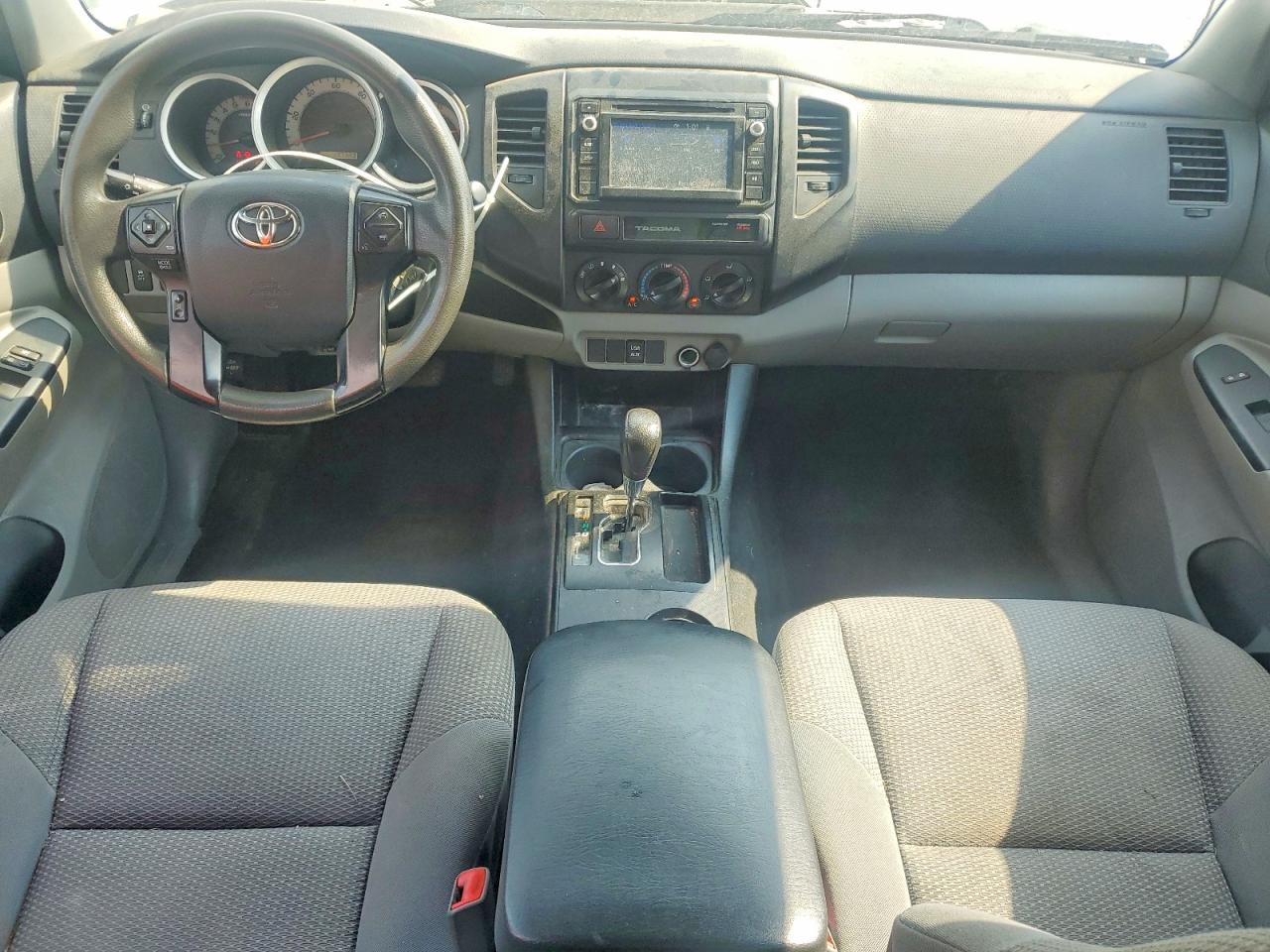 2015 Toyota Tacoma Access Cab White vin: 5TFTX4CN7FX065564