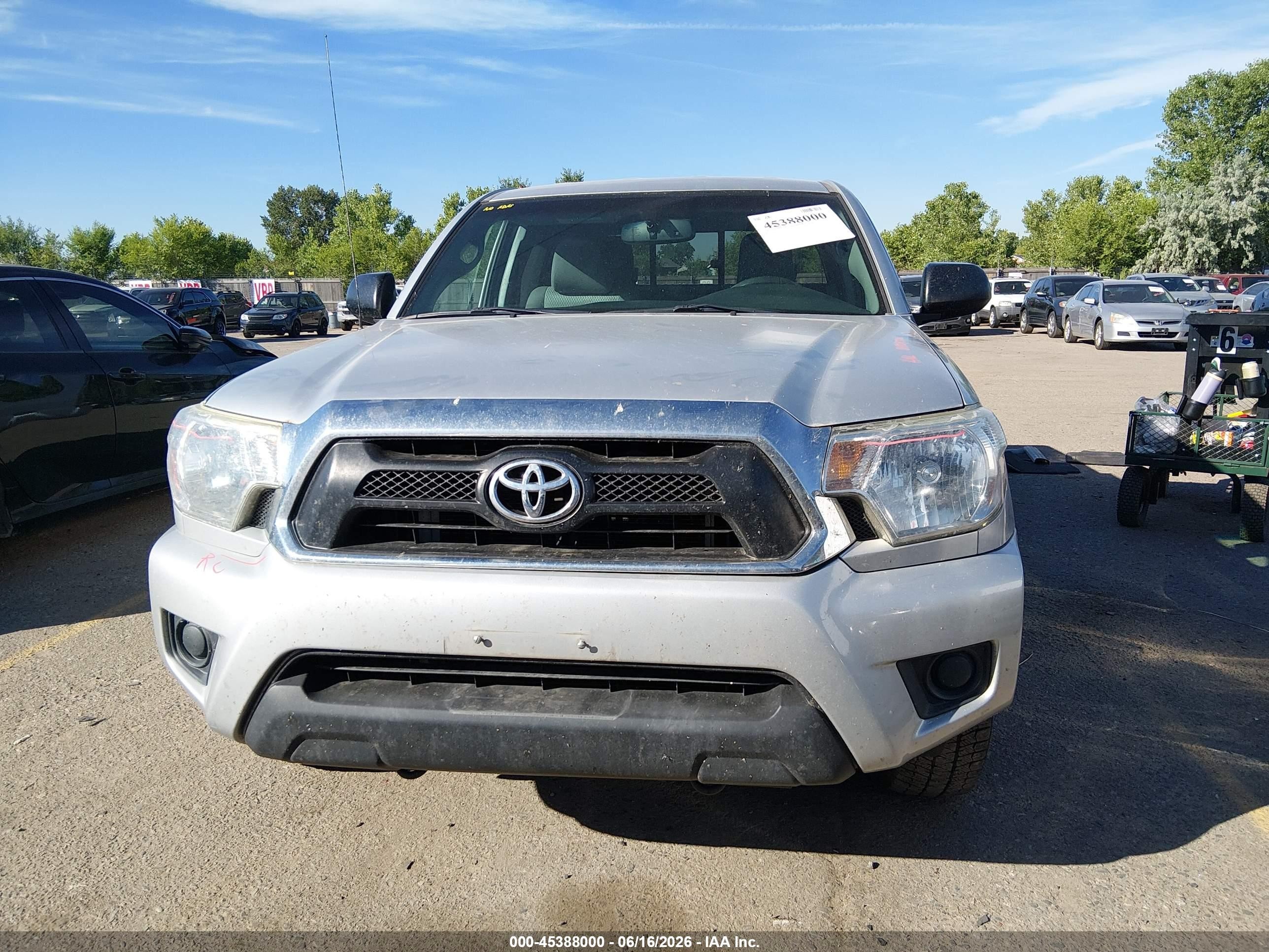 2012 Toyota Tacoma   Серебряный vin: 5TFTX4CN8CX014344