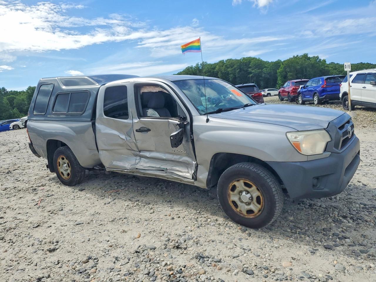 2014 Toyota Tacoma Access Cab Silver vin: 5TFTX4CN8EX042003