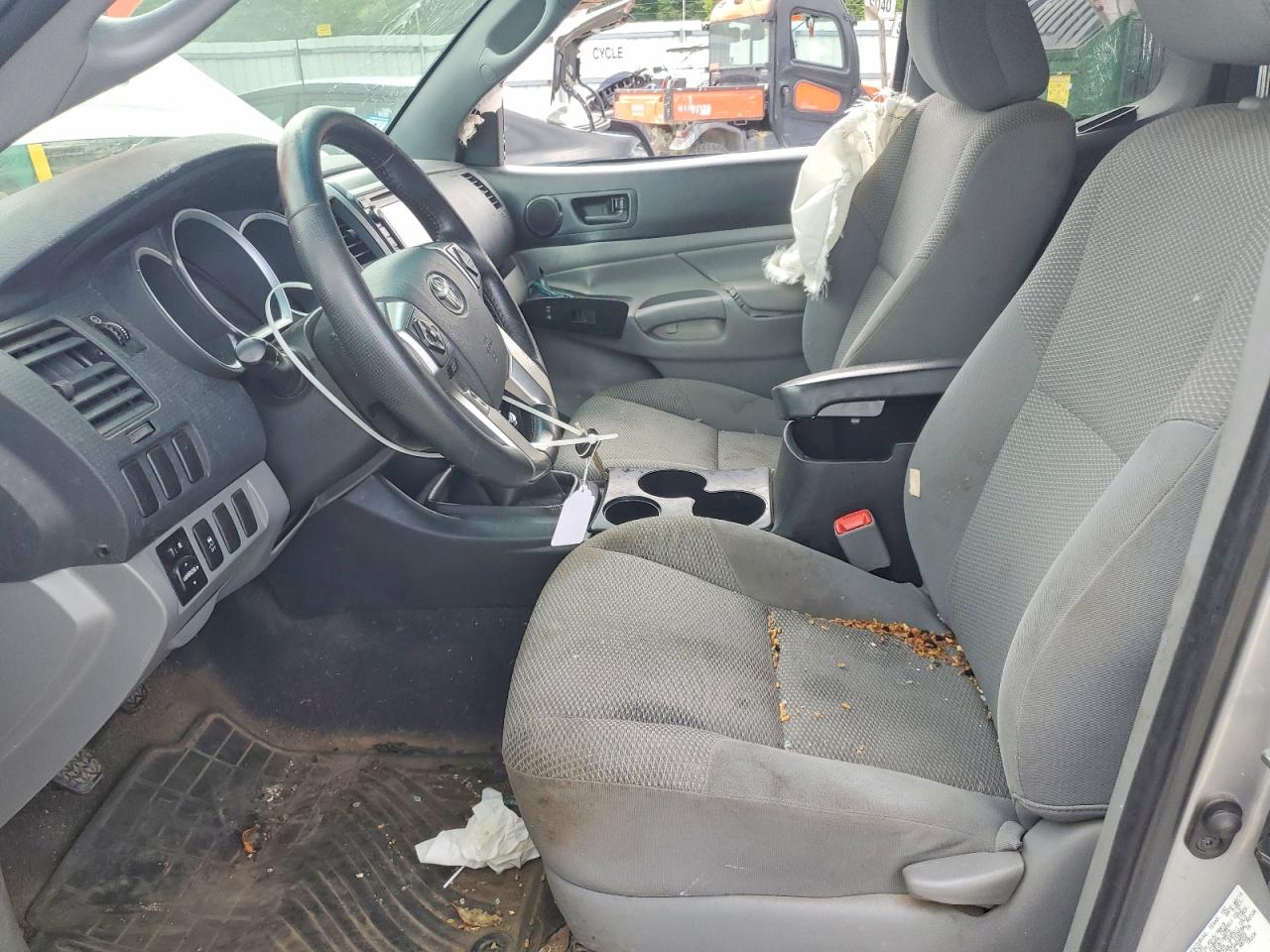 2014 Toyota Tacoma Access Cab Silver vin: 5TFTX4CN8EX042003