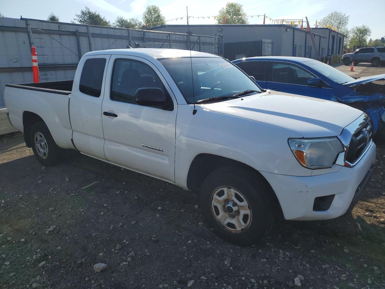 2014 Toyota Tacoma Access Cab White vin: 5TFTX4CN8EX047539