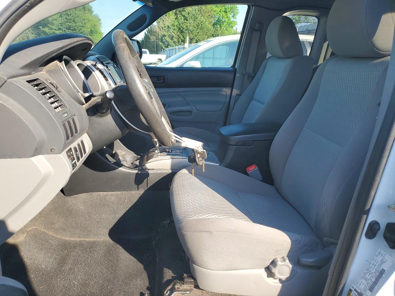 2014 Toyota Tacoma Access Cab White vin: 5TFTX4CN8EX047539
