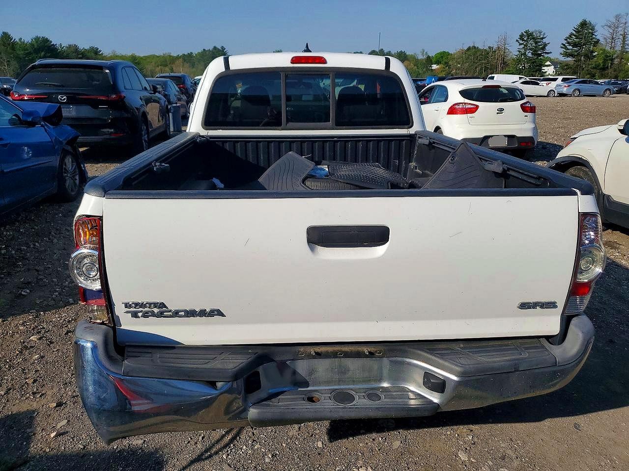 2014 Toyota Tacoma Access Cab White vin: 5TFTX4CN8EX047539