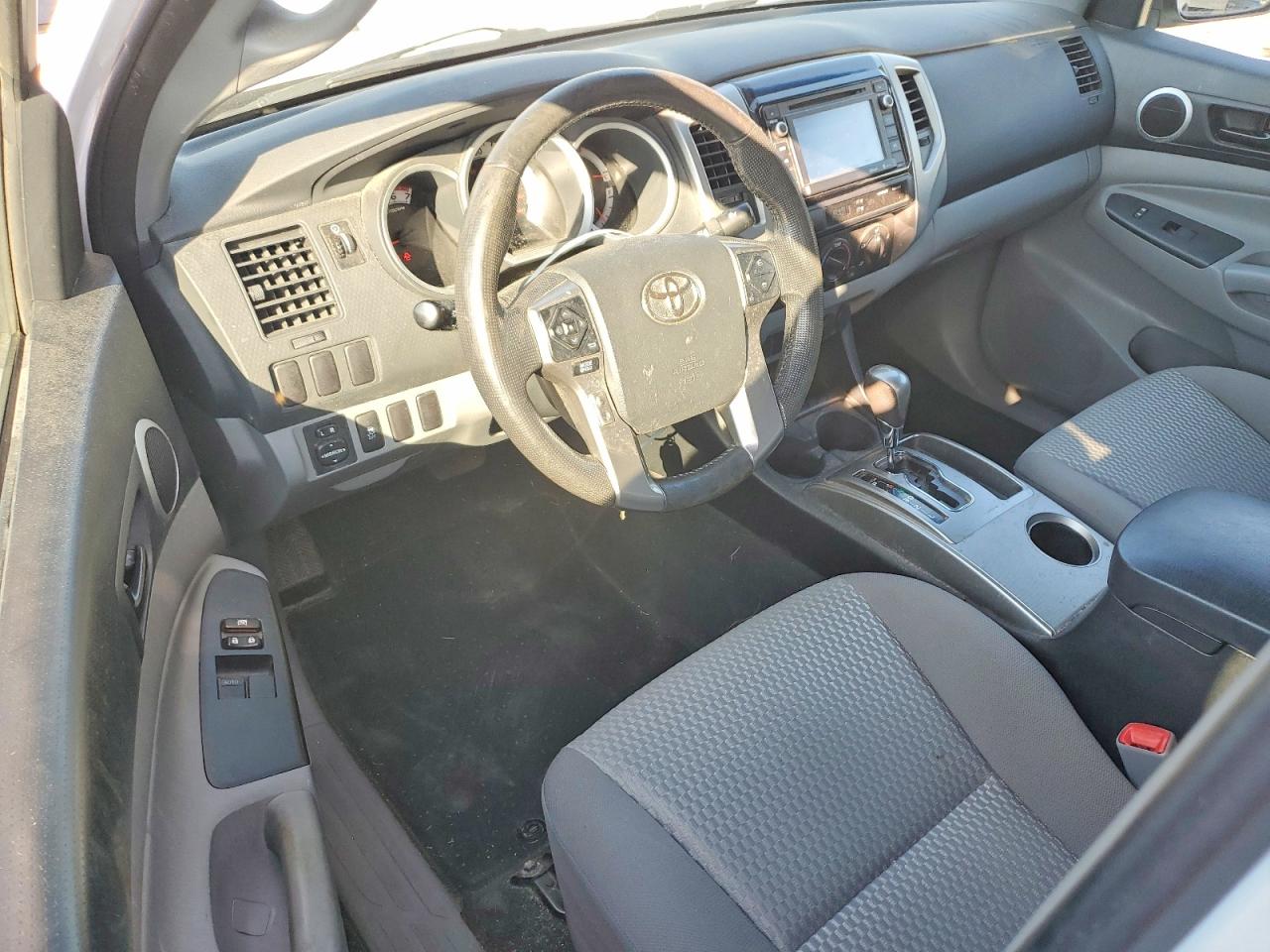 2014 Toyota Tacoma Access Cab White vin: 5TFTX4CN8EX047539