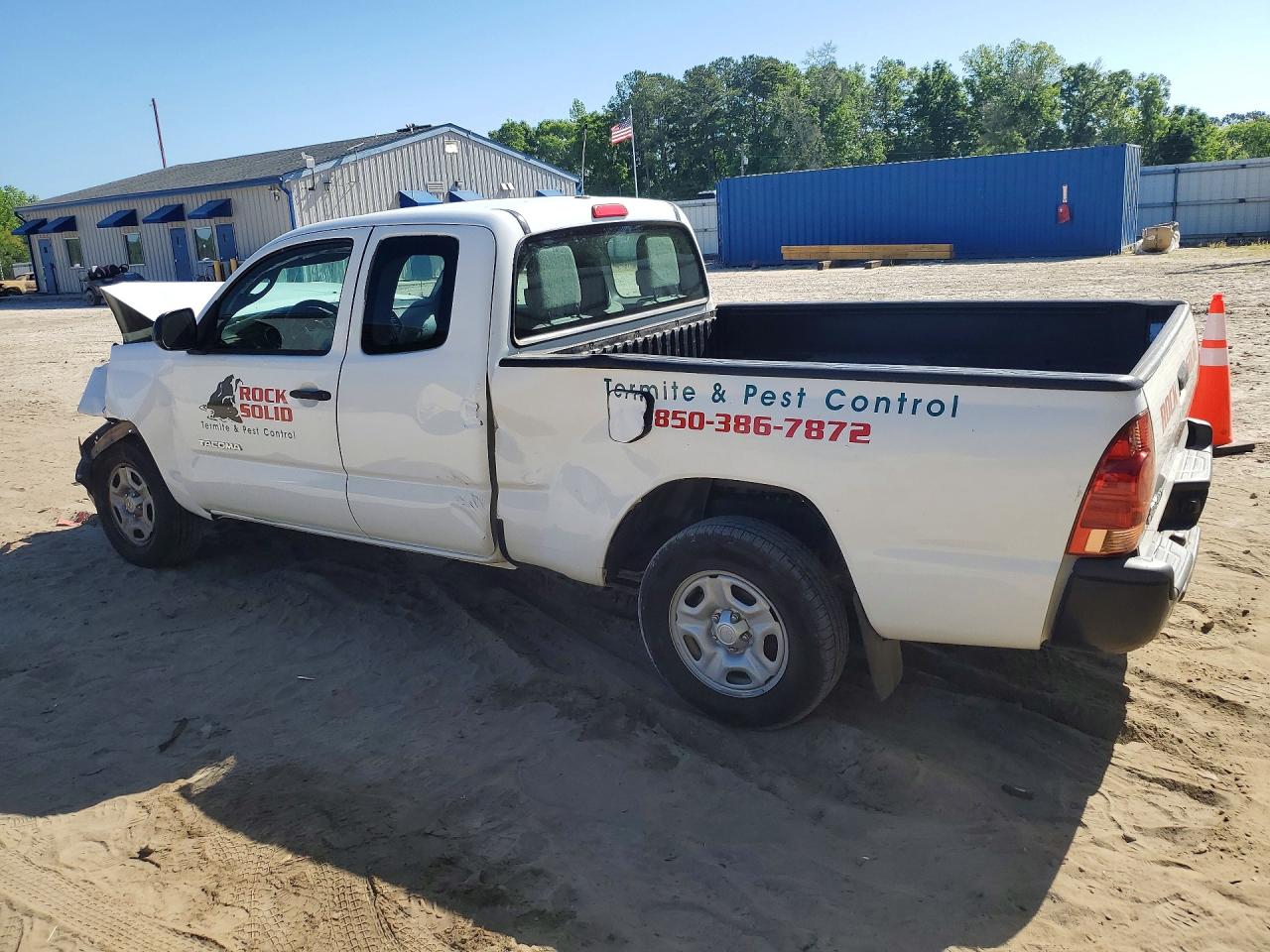2015 Toyota Tacoma Access Cab White vin: 5TFTX4CN8FX048353
