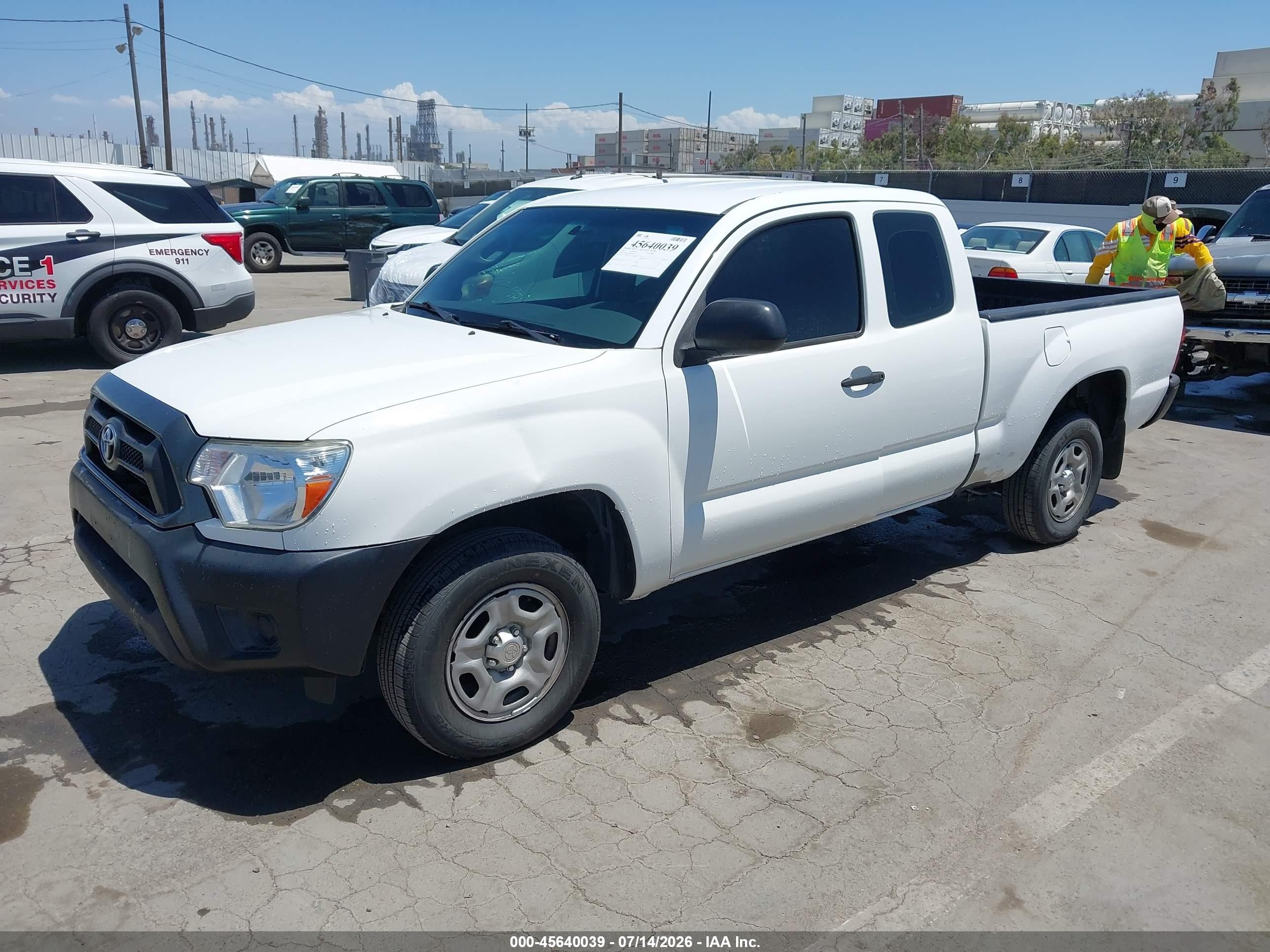 2015 Toyota Tacoma   White vin: 5TFTX4CN8FX054511